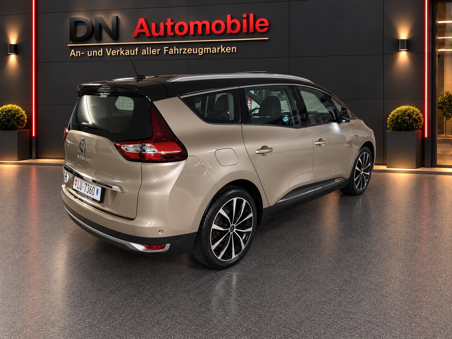 RENAULT Grand Scénic 1.6 dCi Intens EDC-image-3