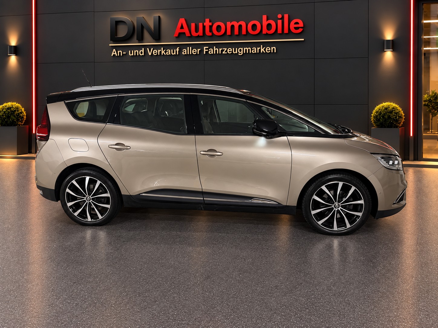 RENAULT Grand Scénic 1.6 dCi Intens EDC-image-2