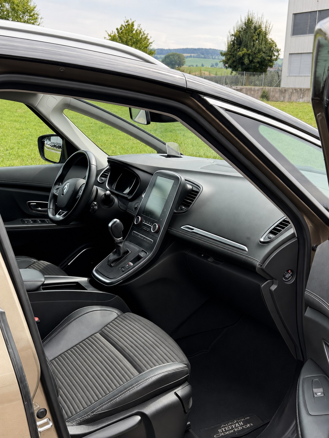 RENAULT Grand Scénic 1.6 dCi Intens EDC-image-6