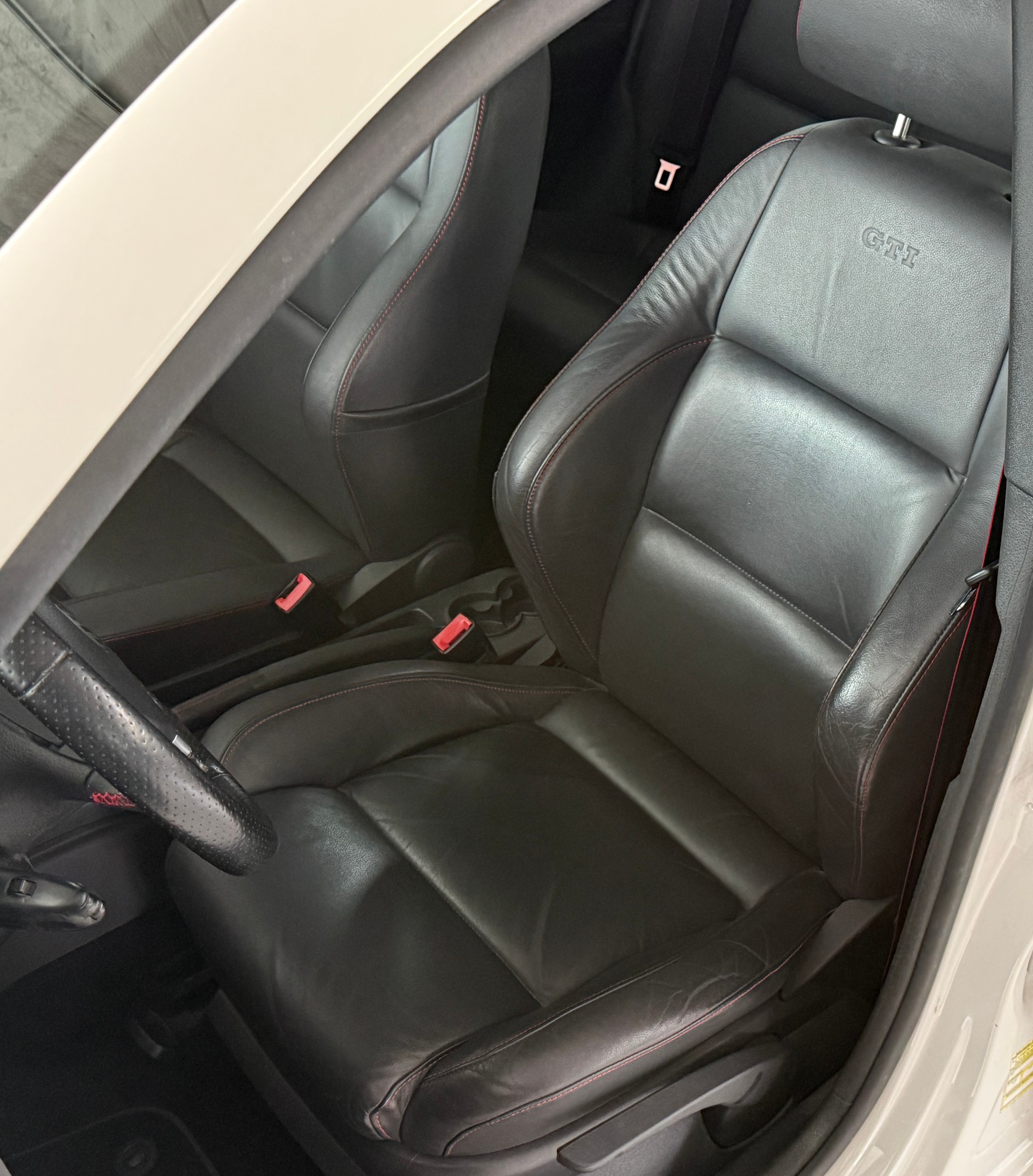 VW Polo 1.8 20V Turbo GTI ***Aus 1. Hand***Lückenloses Serviceheft***Klima***Leder***MFK Neu***-image-8