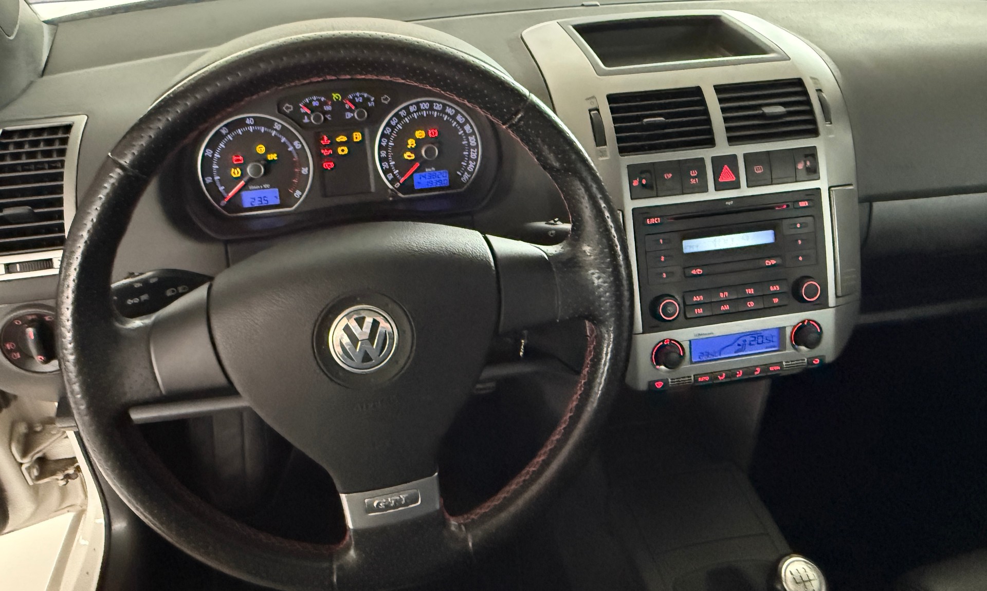 VW Polo 1.8 20V Turbo GTI ***Aus 1. Hand***Lückenloses Serviceheft***Klima***Leder***MFK Neu***-image-9