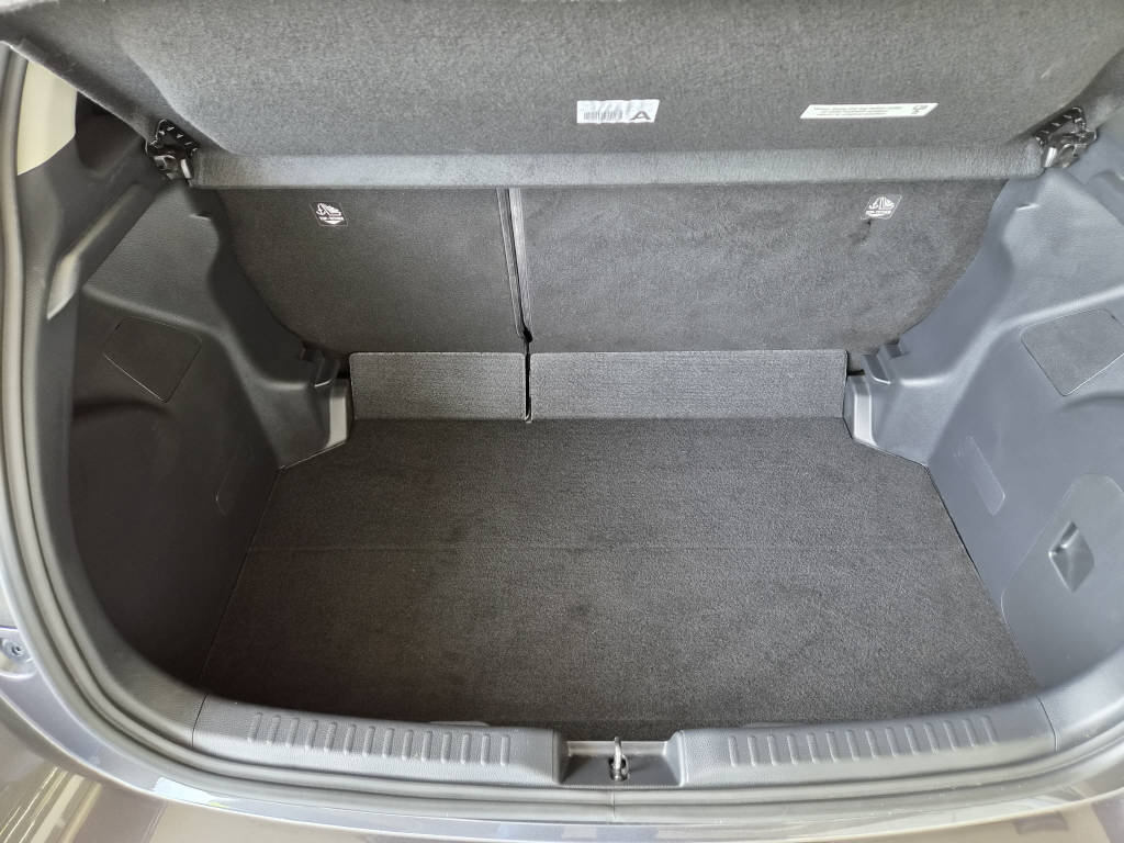 MAZDA 2 1.5 Hybrid 116cv Agile-image-10