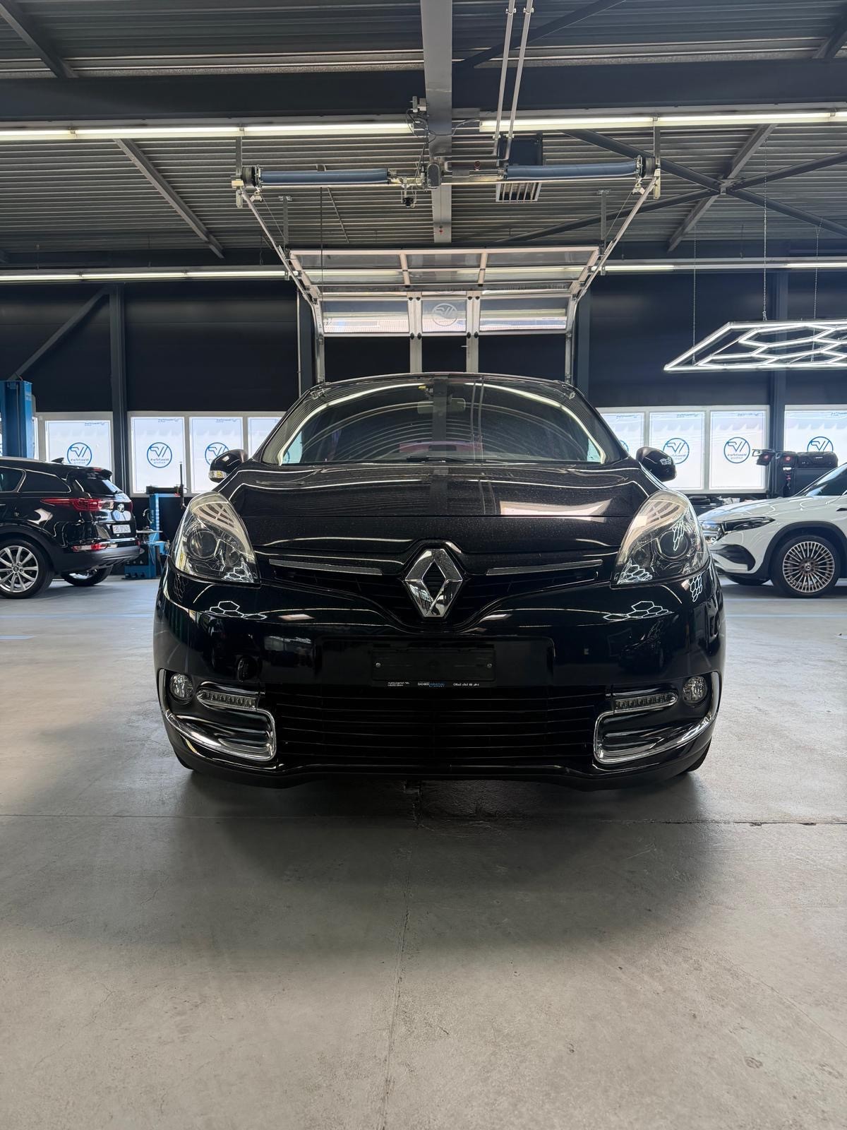 RENAULT Scénic 1.2 16V Turbo Swiss Edition-image-9