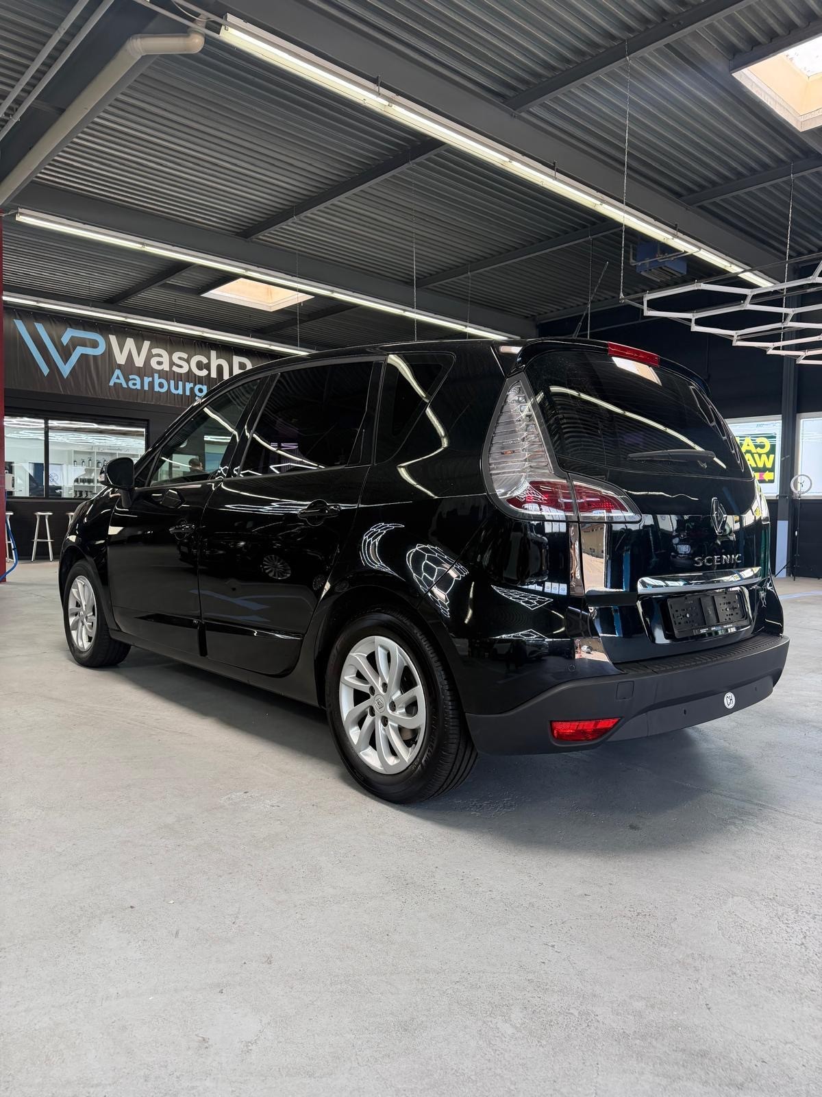 RENAULT Scénic 1.2 16V Turbo Swiss Edition-image-6
