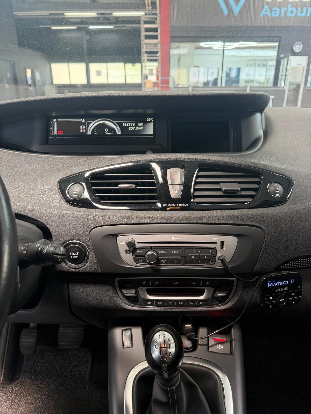 RENAULT Scénic 1.2 16V Turbo Swiss Edition-image-4