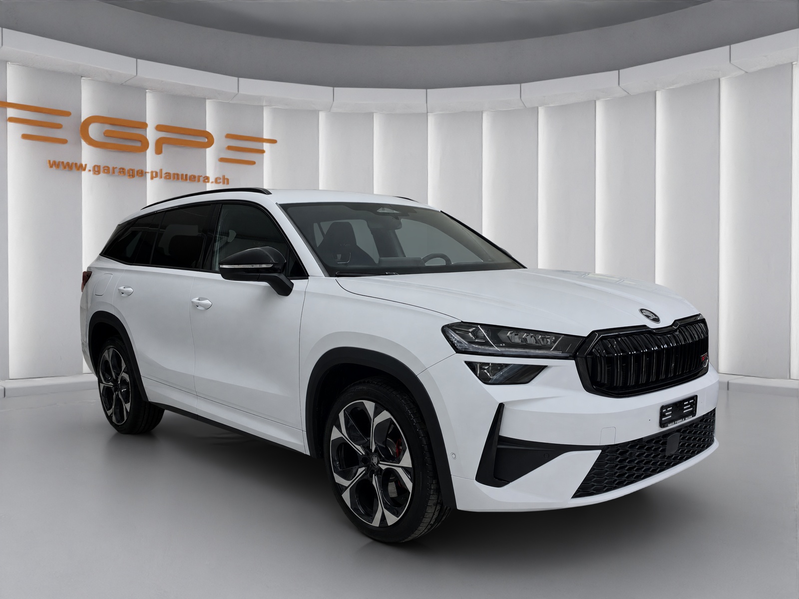 SKODA Kodiaq 2.0 TSI RS-showroom-element-2
