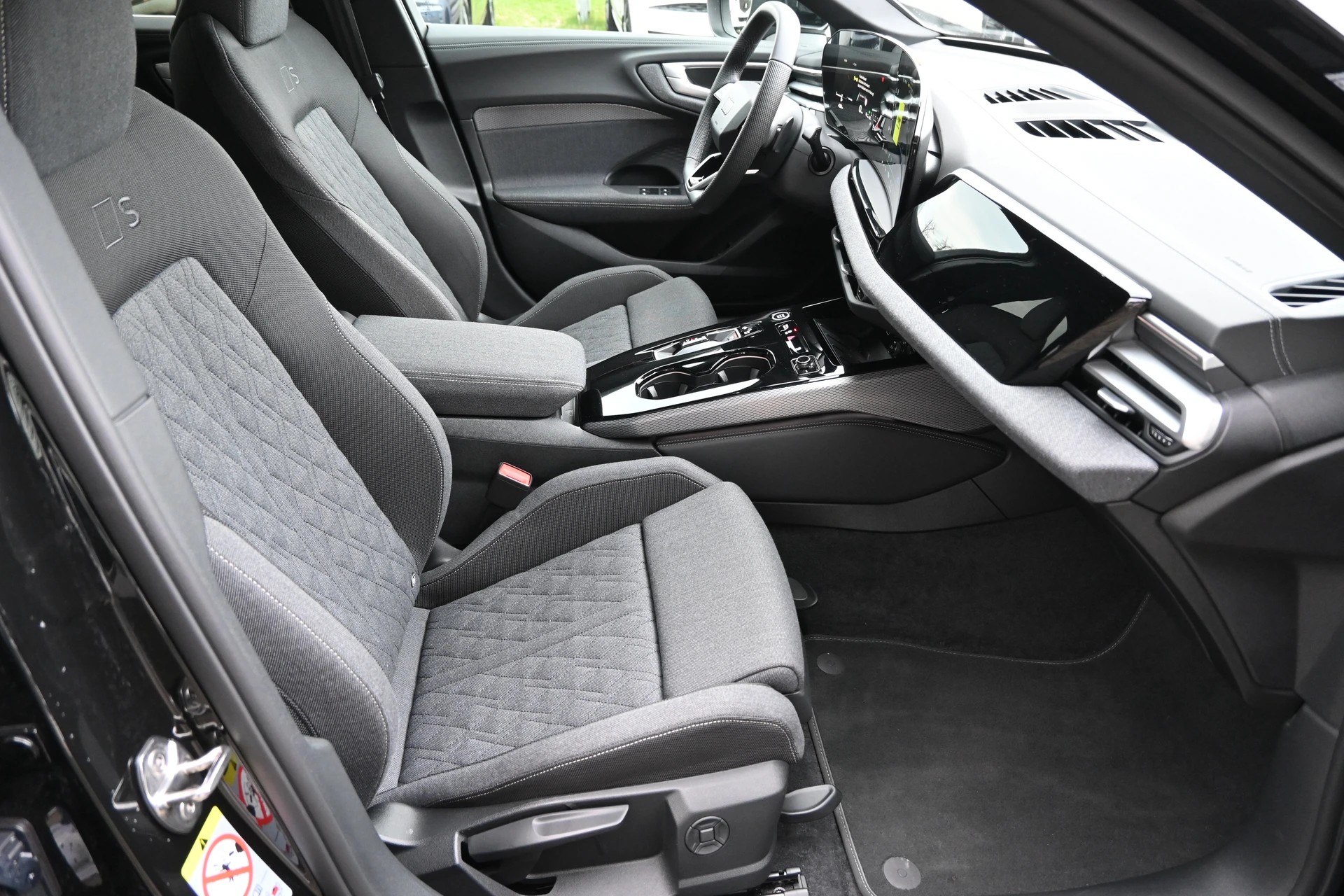 AUDI A5 Avant 40 TFSI S-Line Plus S tronic + 204PS-image-10
