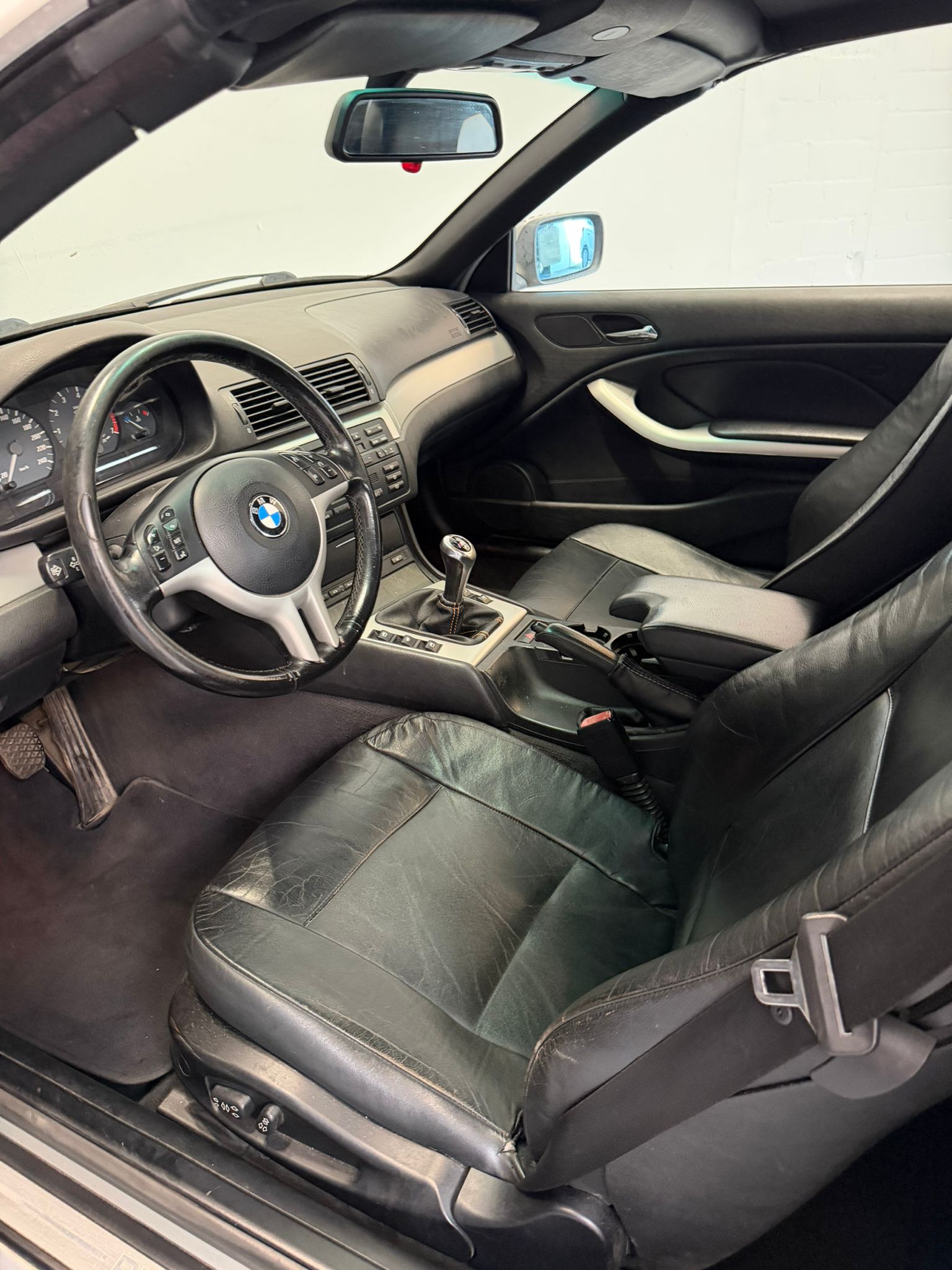 BMW 320Ci Cabriolet-image-16