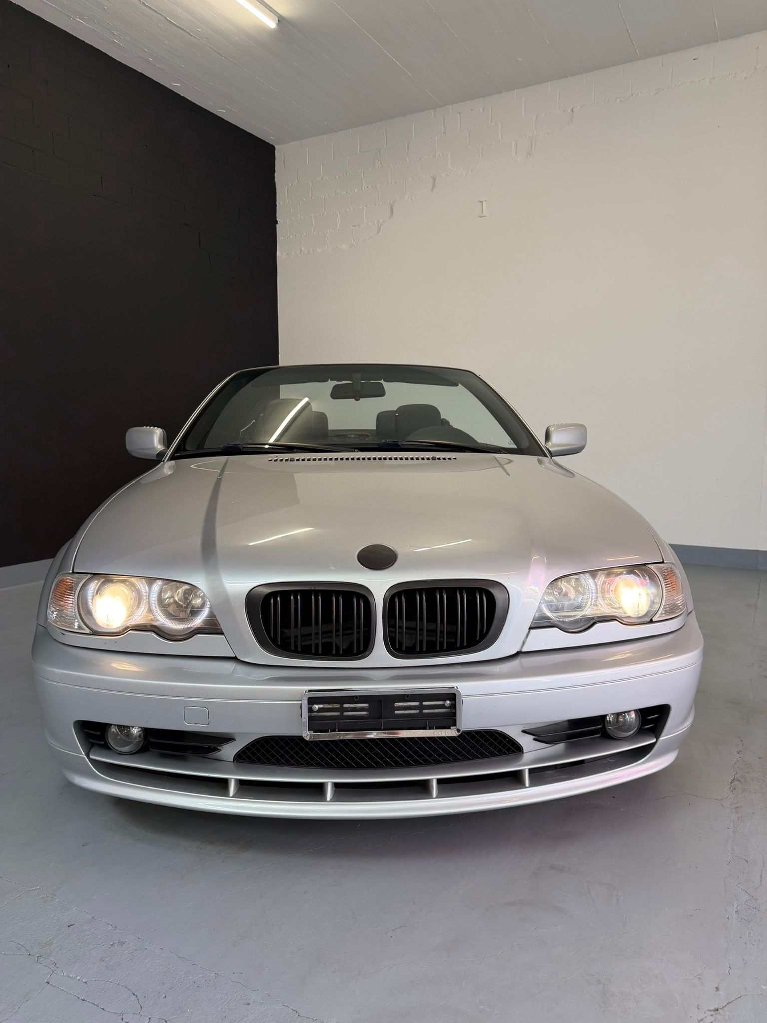 BMW 320Ci Cabriolet-image-2