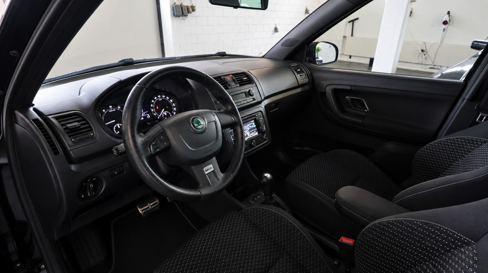SKODA Fabia 1.4 TSI RS DSG-image-3