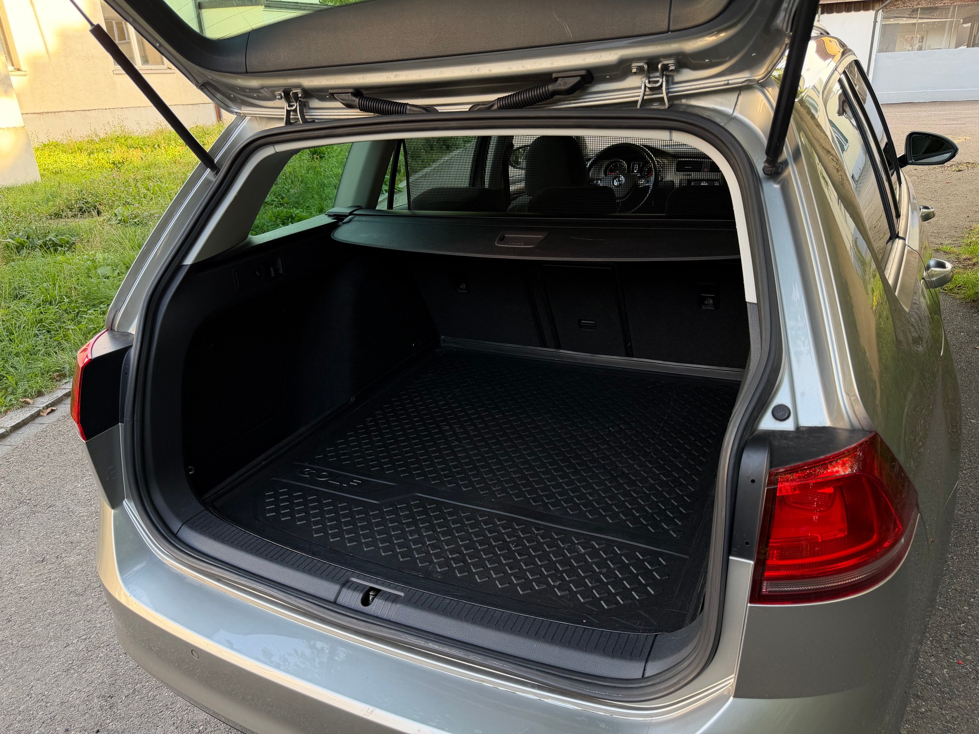 VW Golf Variant 1.6 TDI Comfortline 4Motion-image-10