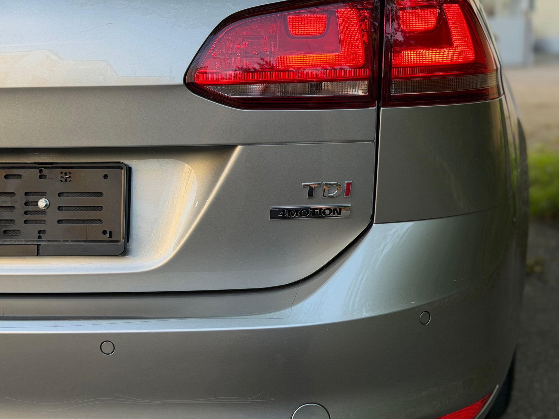 VW Golf Variant 1.6 TDI Comfortline 4Motion-image-8