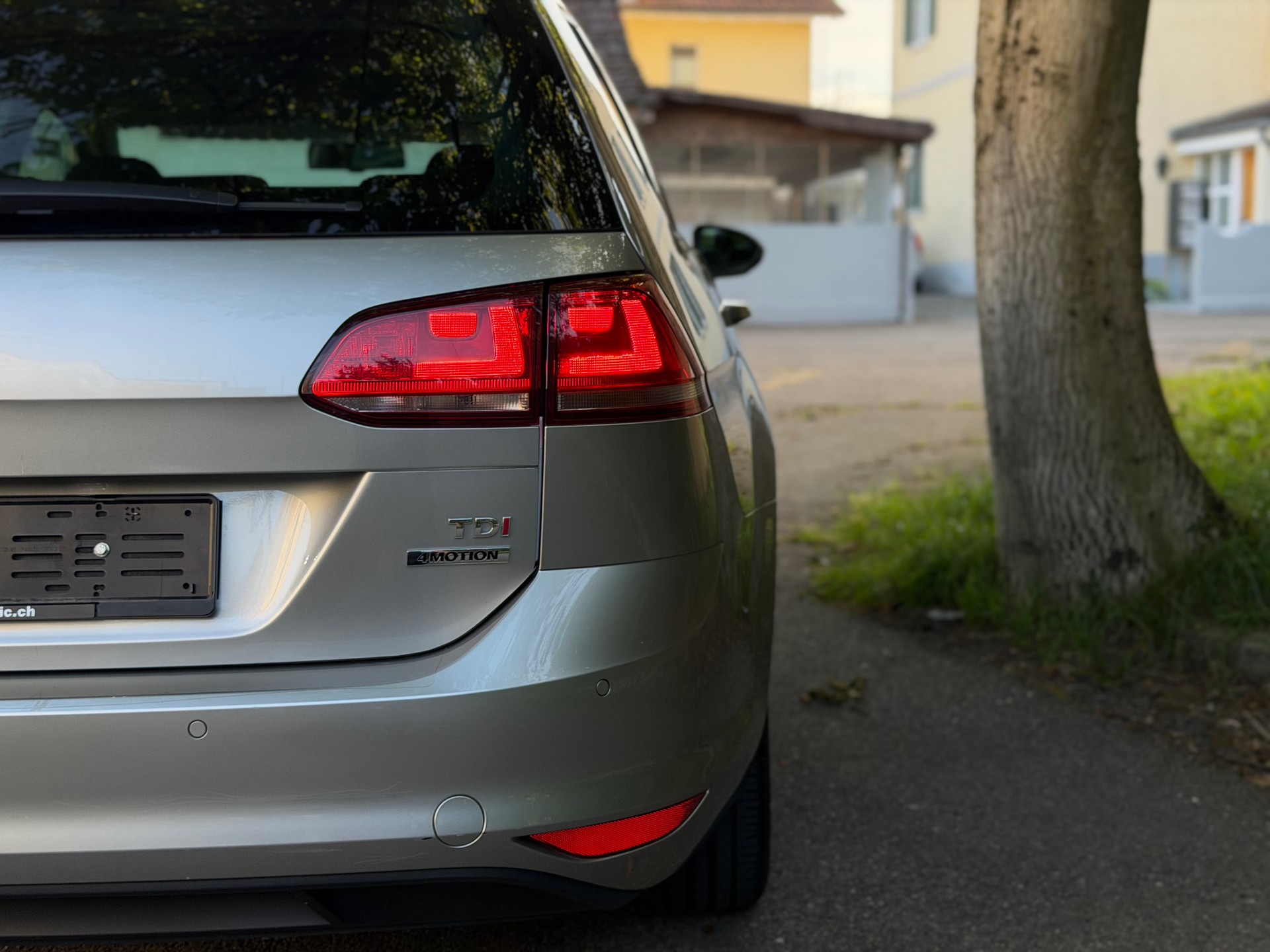 VW Golf Variant 1.6 TDI Comfortline 4Motion-image-7