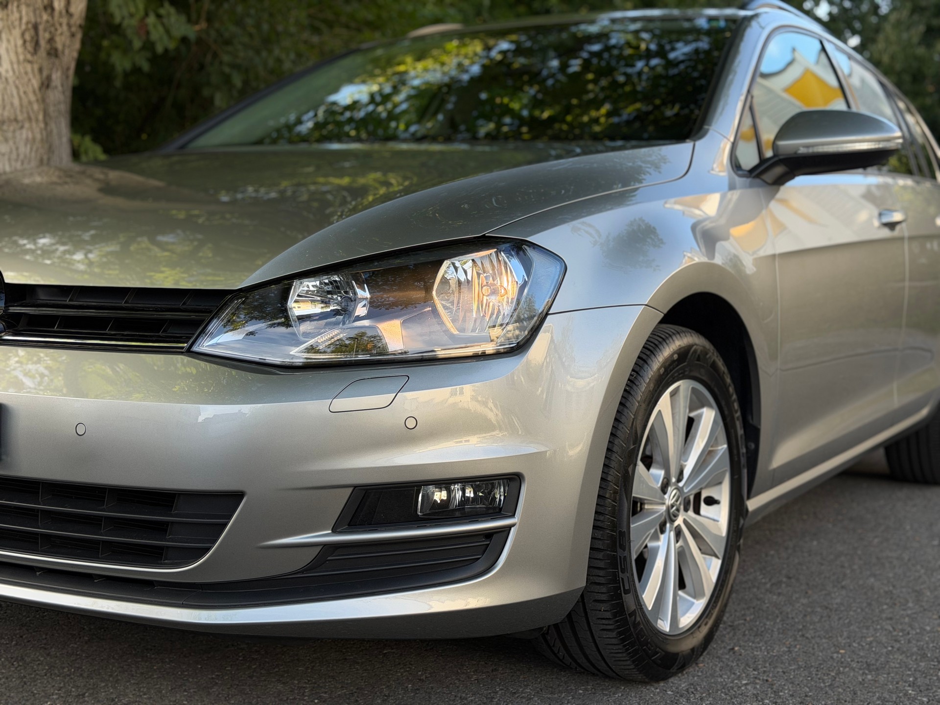 VW Golf Variant 1.6 TDI Comfortline 4Motion-image-3