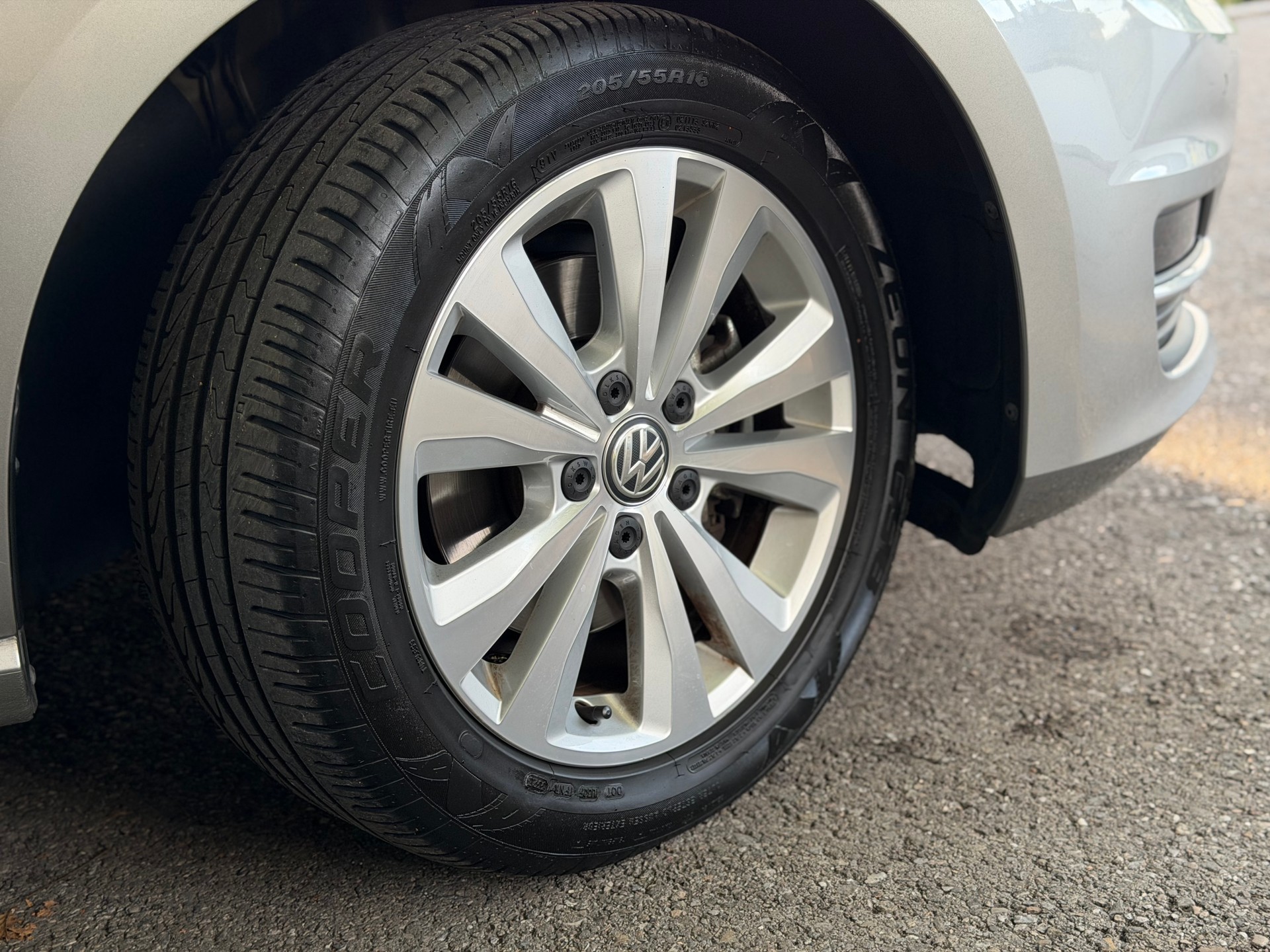 VW Golf Variant 1.6 TDI Comfortline 4Motion-image-14