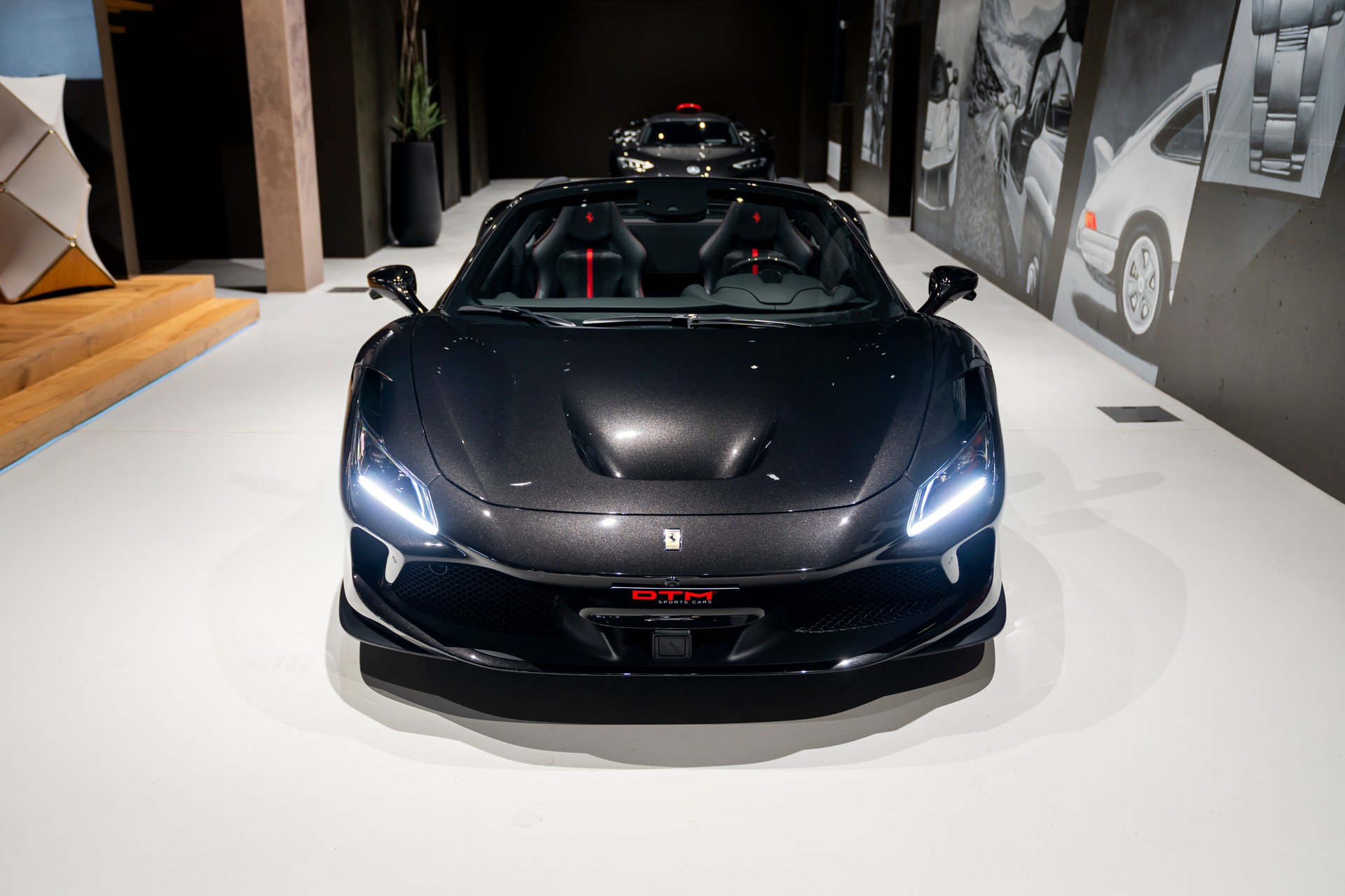 FERRARI F8 Spider-showroom-element-1