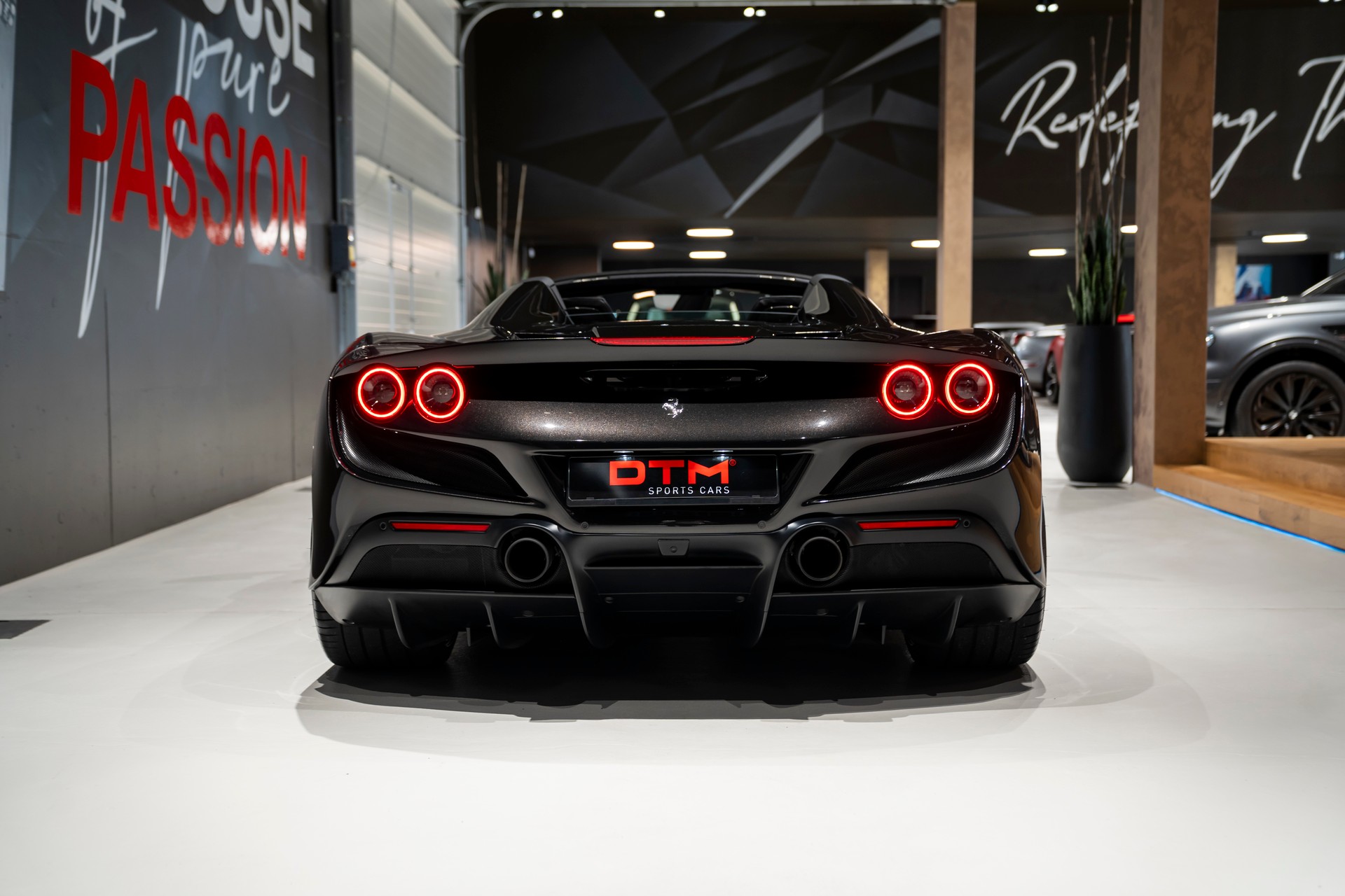 FERRARI F8 Spider-image-4