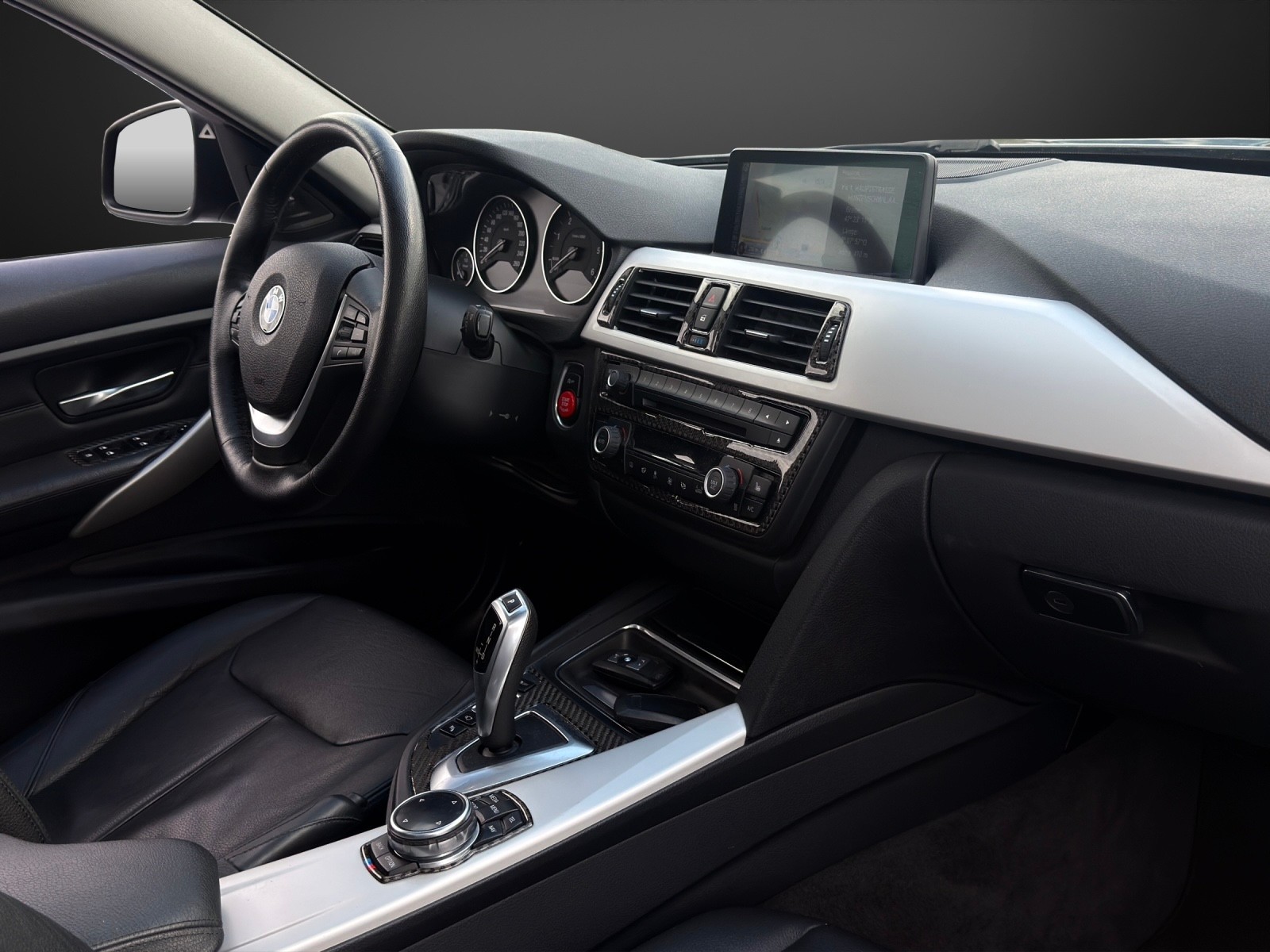 BMW 330d xDrive Touring Steptronic mit 258 PS-image-9