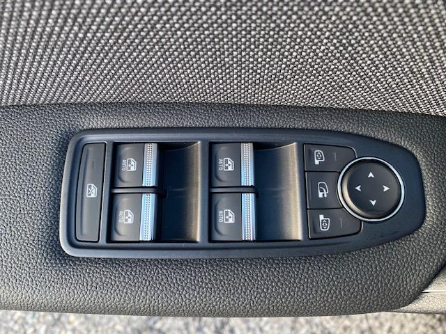 MITSUBISHI Grandis 1.8 HEV Intense-image-9