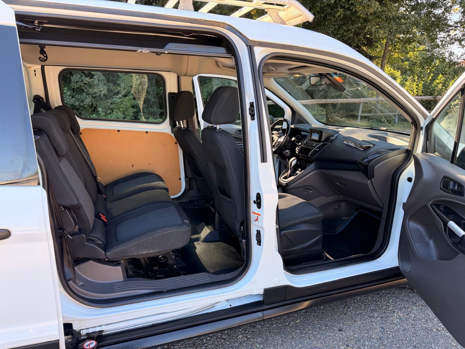 FORD Transit Connect DC T240 1.5 EcoBlue Trend Automat-image-10