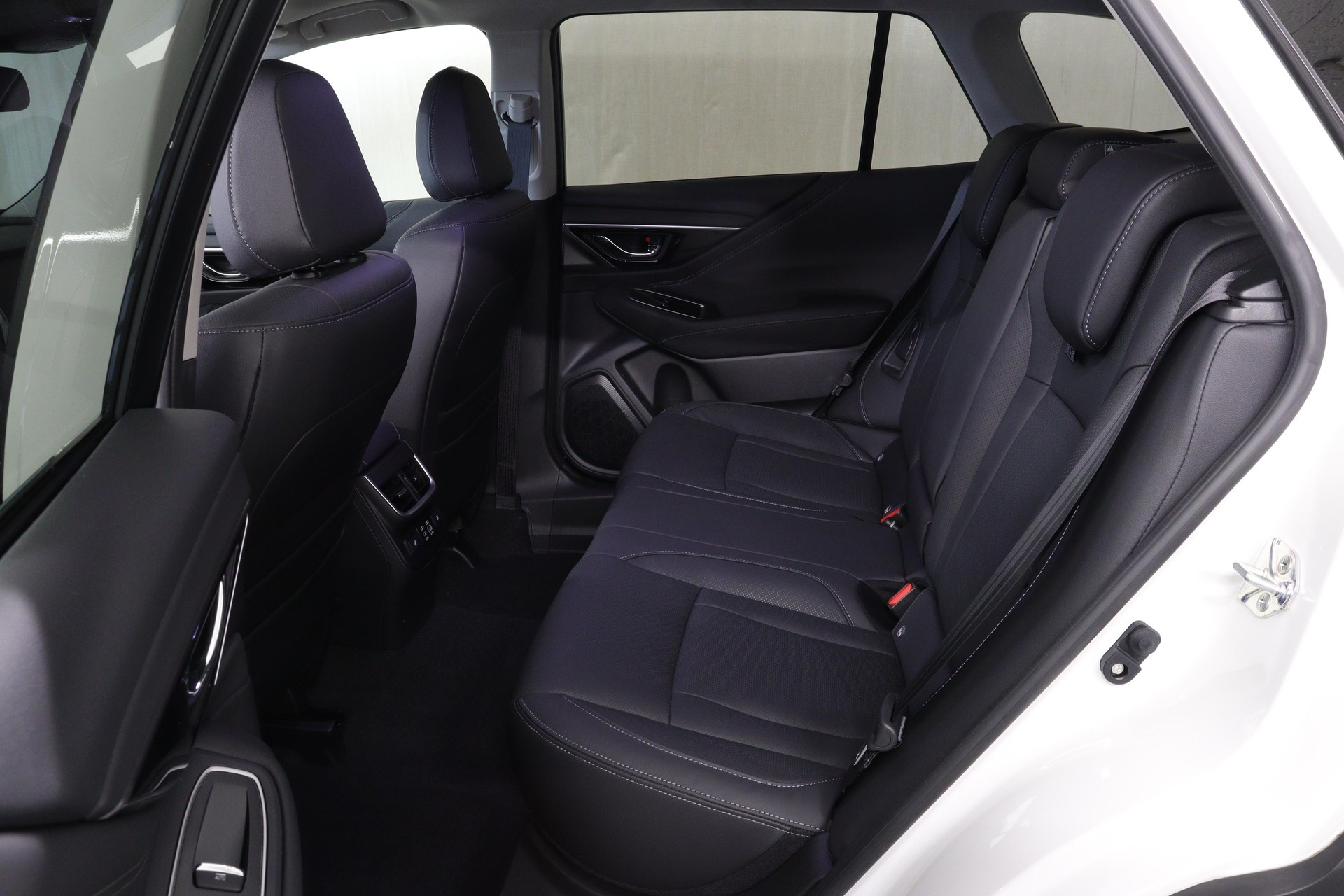 SUBARU Outback 2.5i Final Edition-image-3