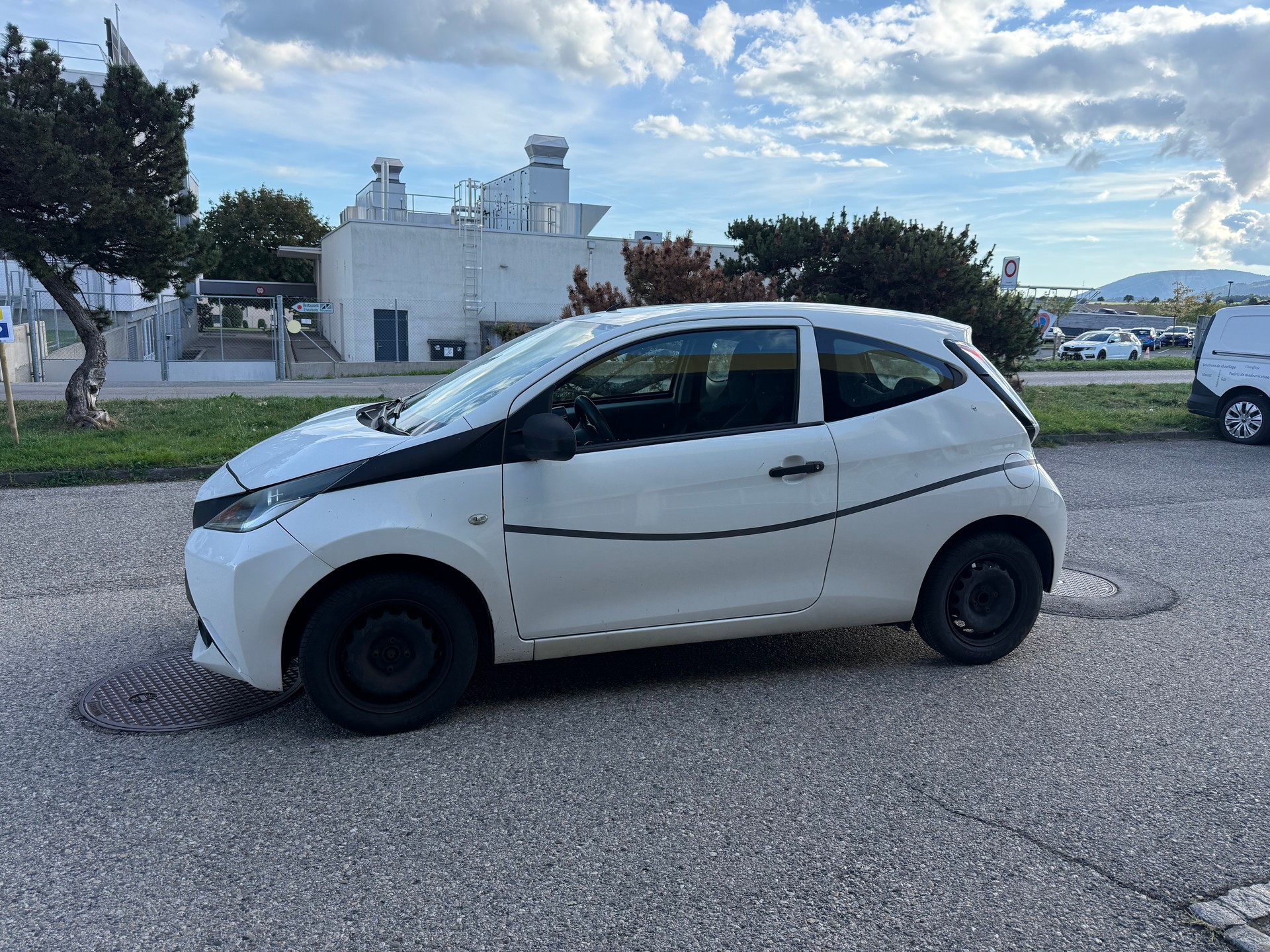 TOYOTA Aygo 1.0 VVT-i x-image-1