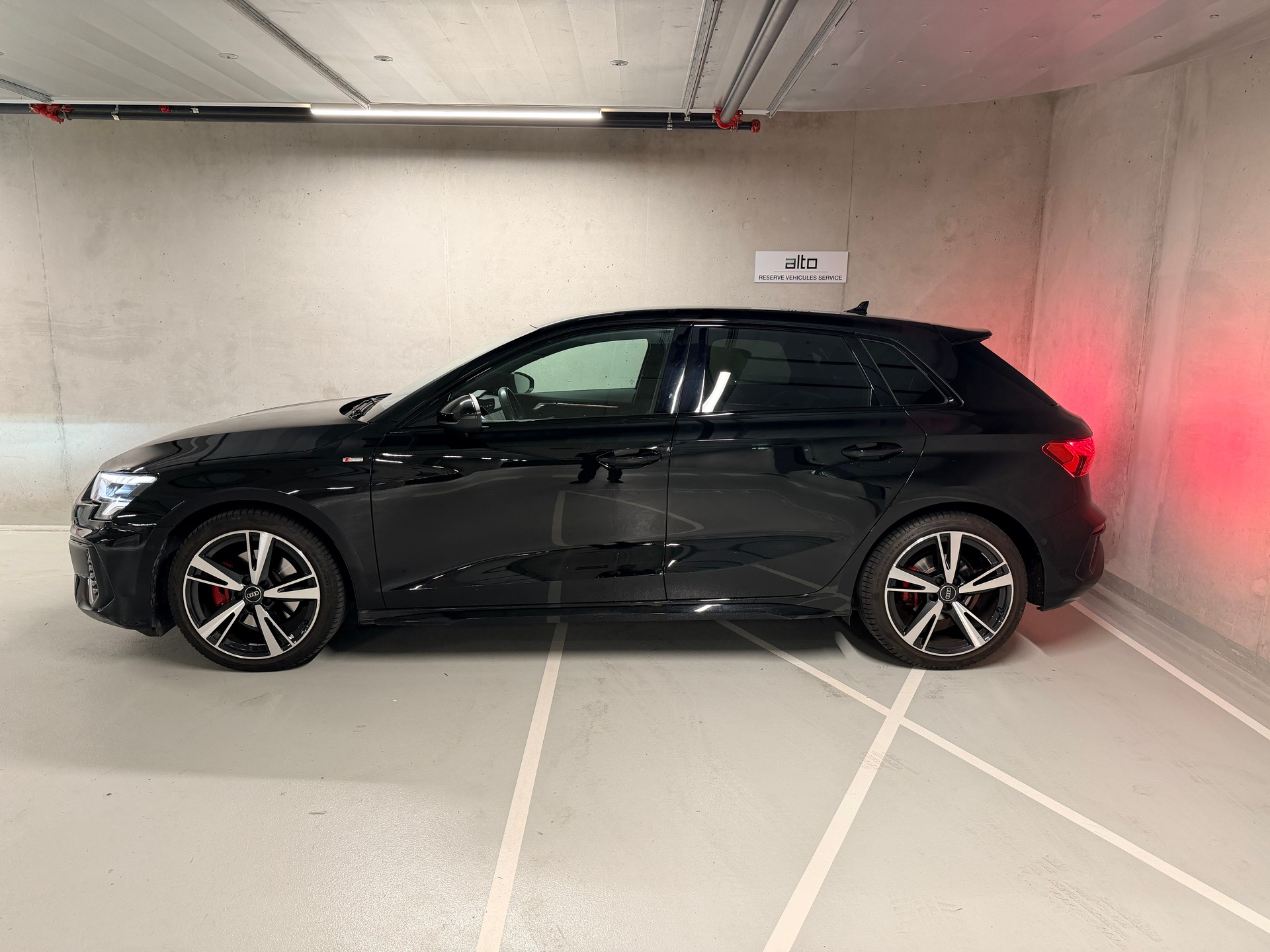 AUDI A3 Sportback 35 TFSI S line Attraction S-tronic-image-1
