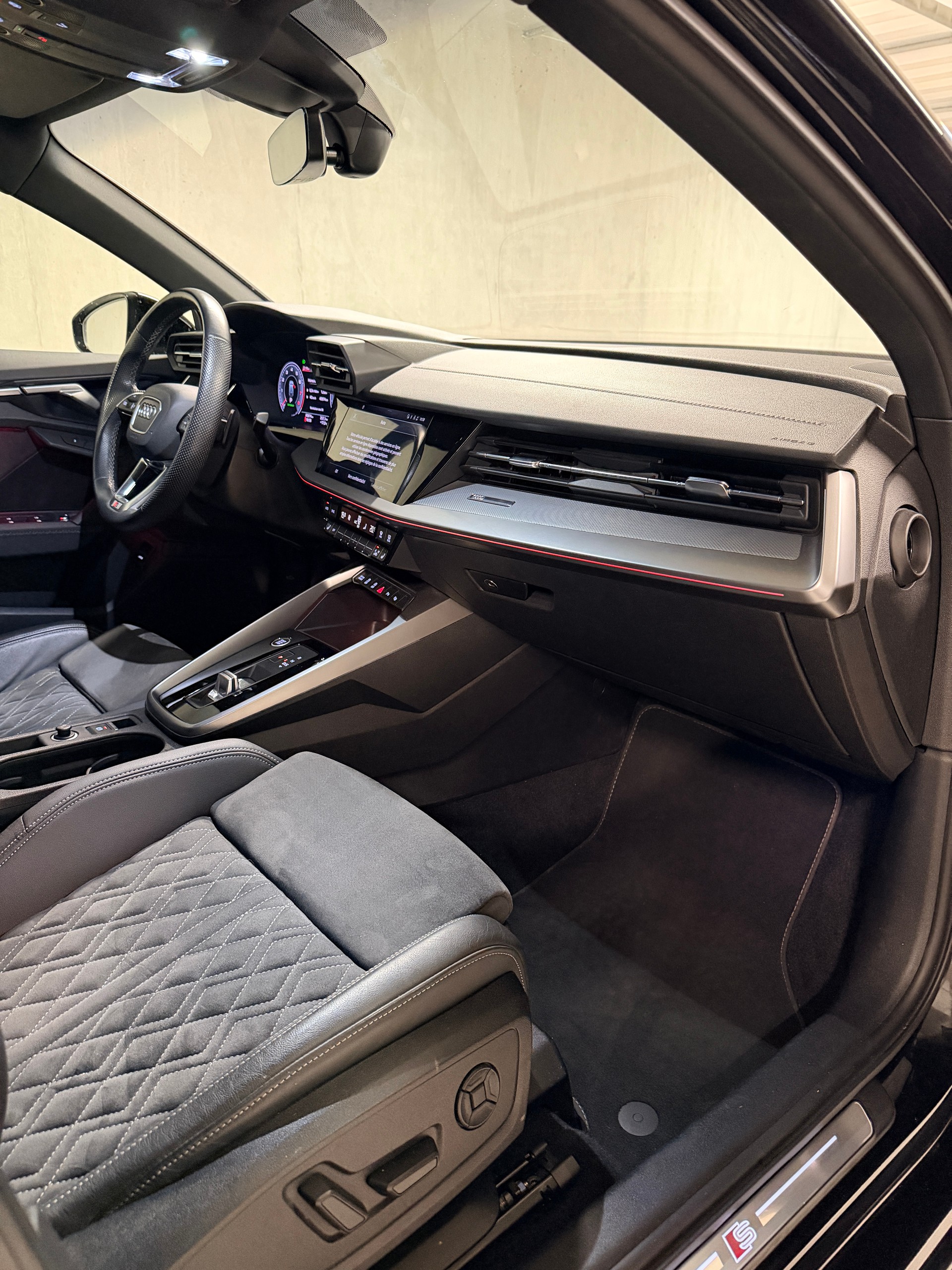 AUDI A3 Sportback 35 TFSI S line Attraction S-tronic-image-23