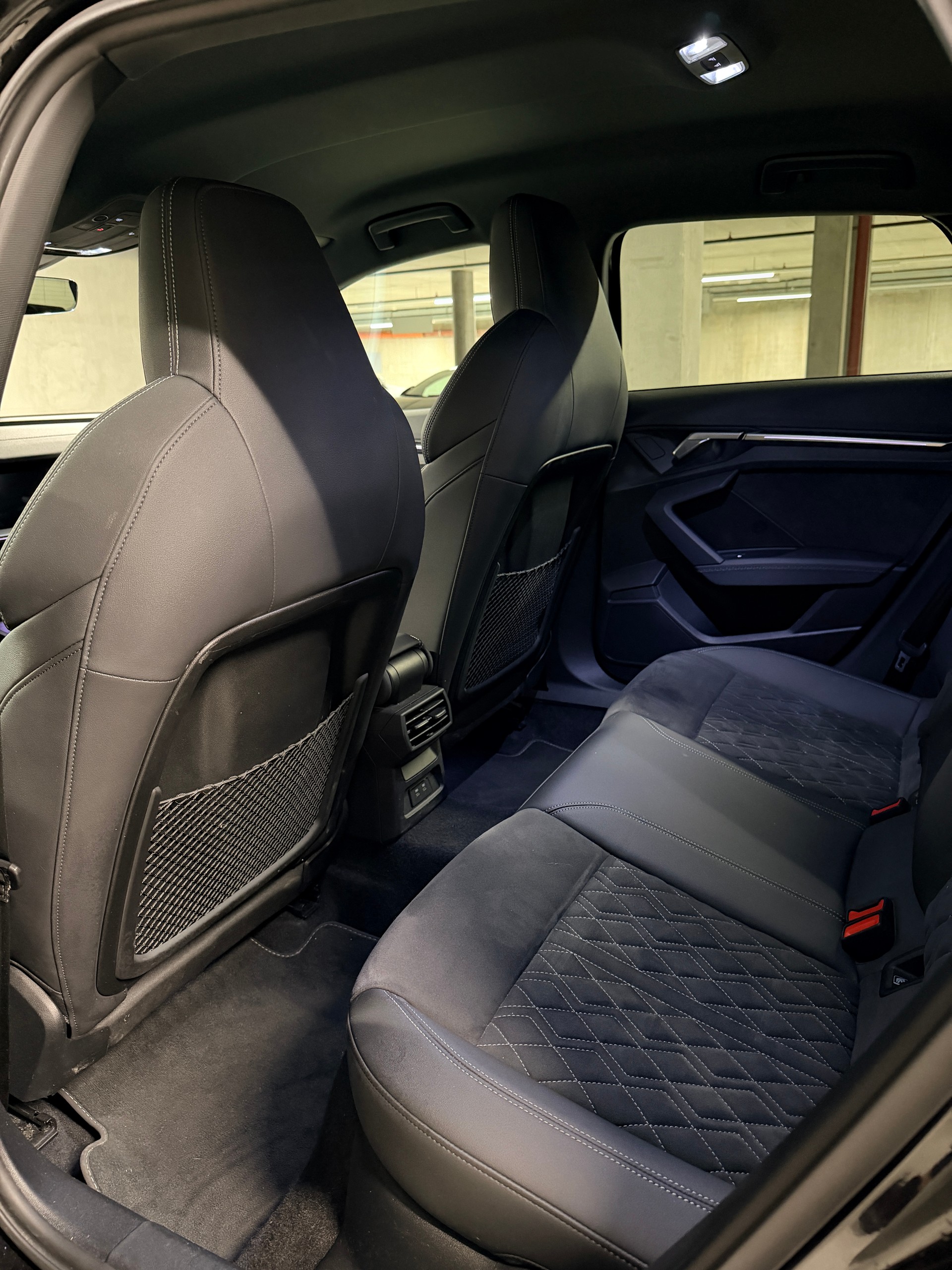 AUDI A3 Sportback 35 TFSI S line Attraction S-tronic-image-16