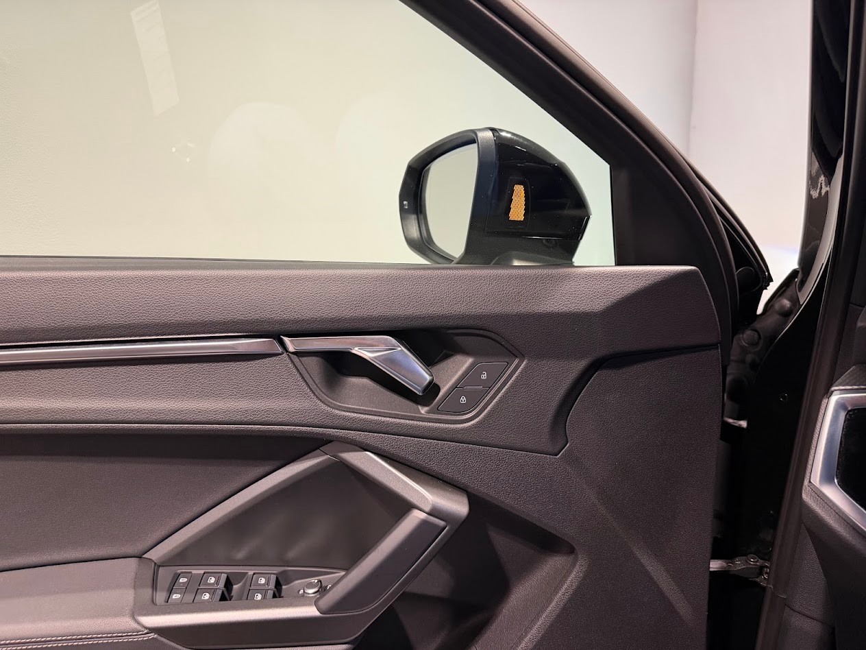 AUDI Q3 35 TDI S line Attraction quattro S-tronic-image-7