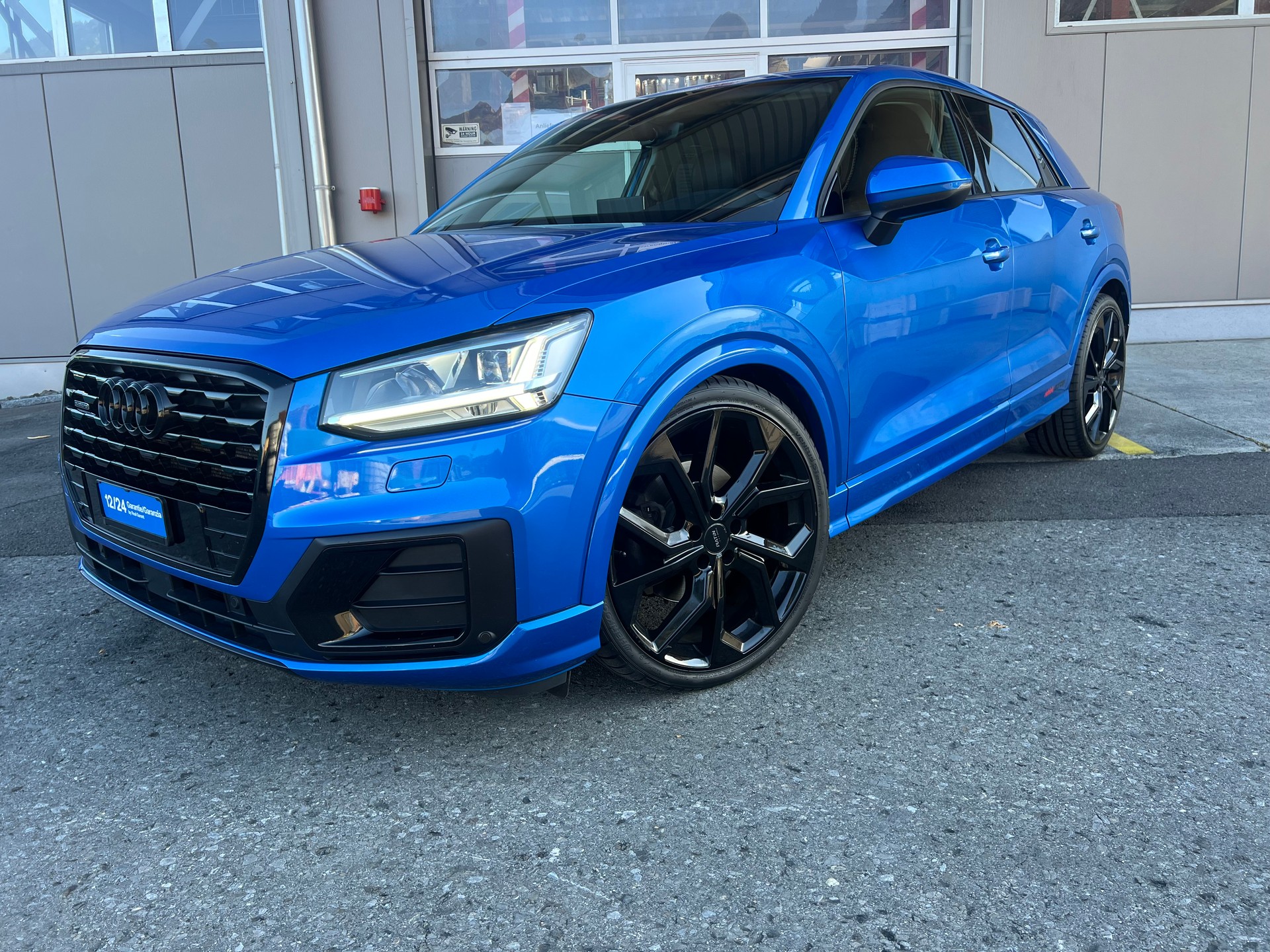 AUDI Q2 2.0 TDI sport 4x4 S-tronic** Navigation * Leder * Alu 19 " * frisch ab MFK * 12/24 Monate Garantie möglich **-image-2