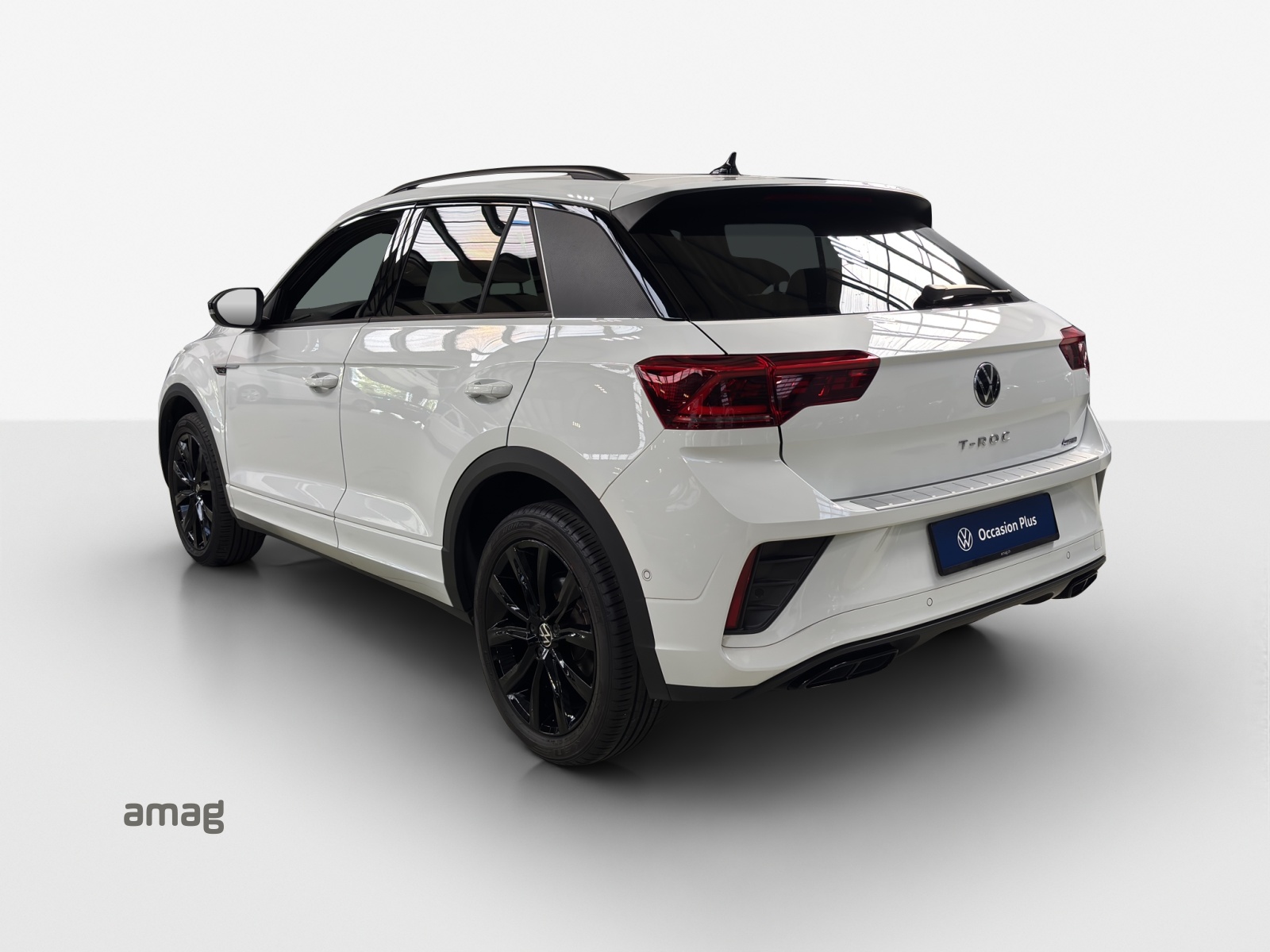 VW T-Roc 2.0 TSI R-Line DSG 4Motion-image-2