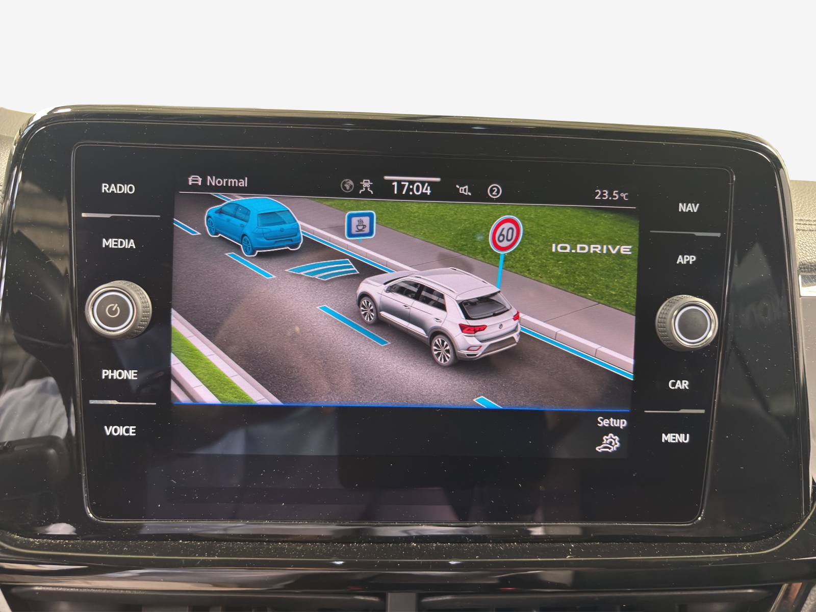 VW T-Roc 2.0 TSI R-Line DSG 4Motion-image-13