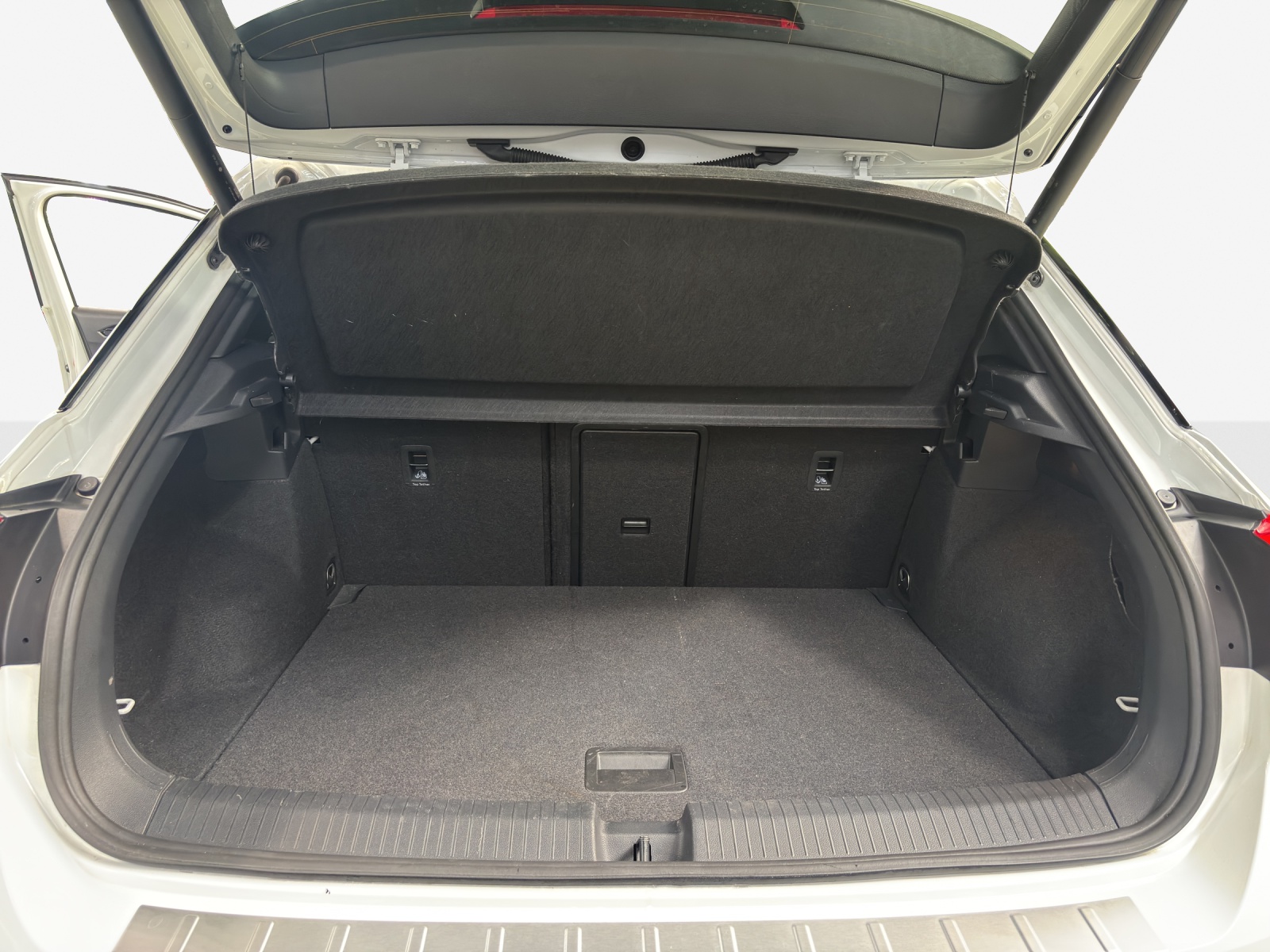 VW T-Roc 2.0 TSI R-Line DSG 4Motion-image-12