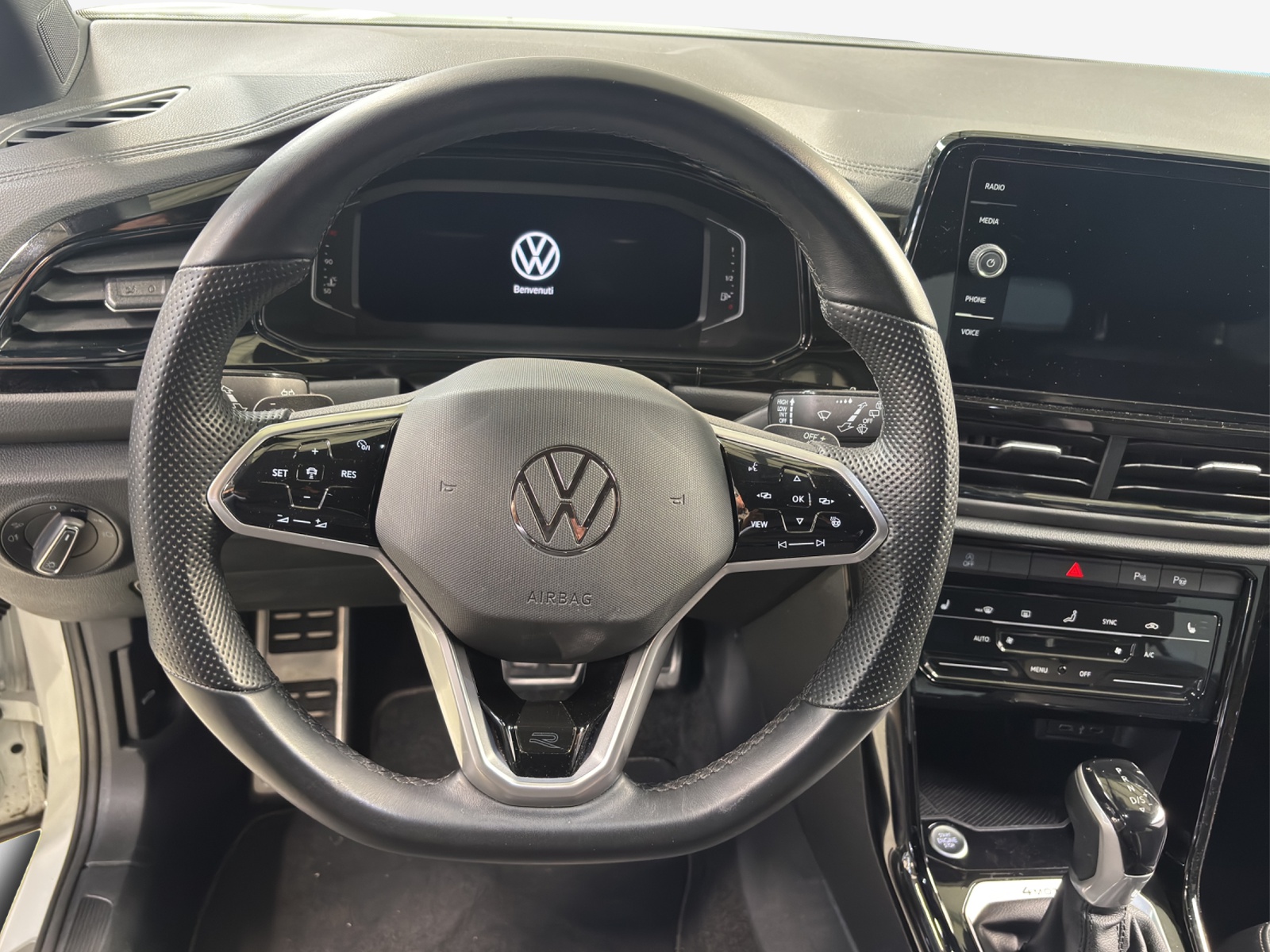VW T-Roc 2.0 TSI R-Line DSG 4Motion-image-9