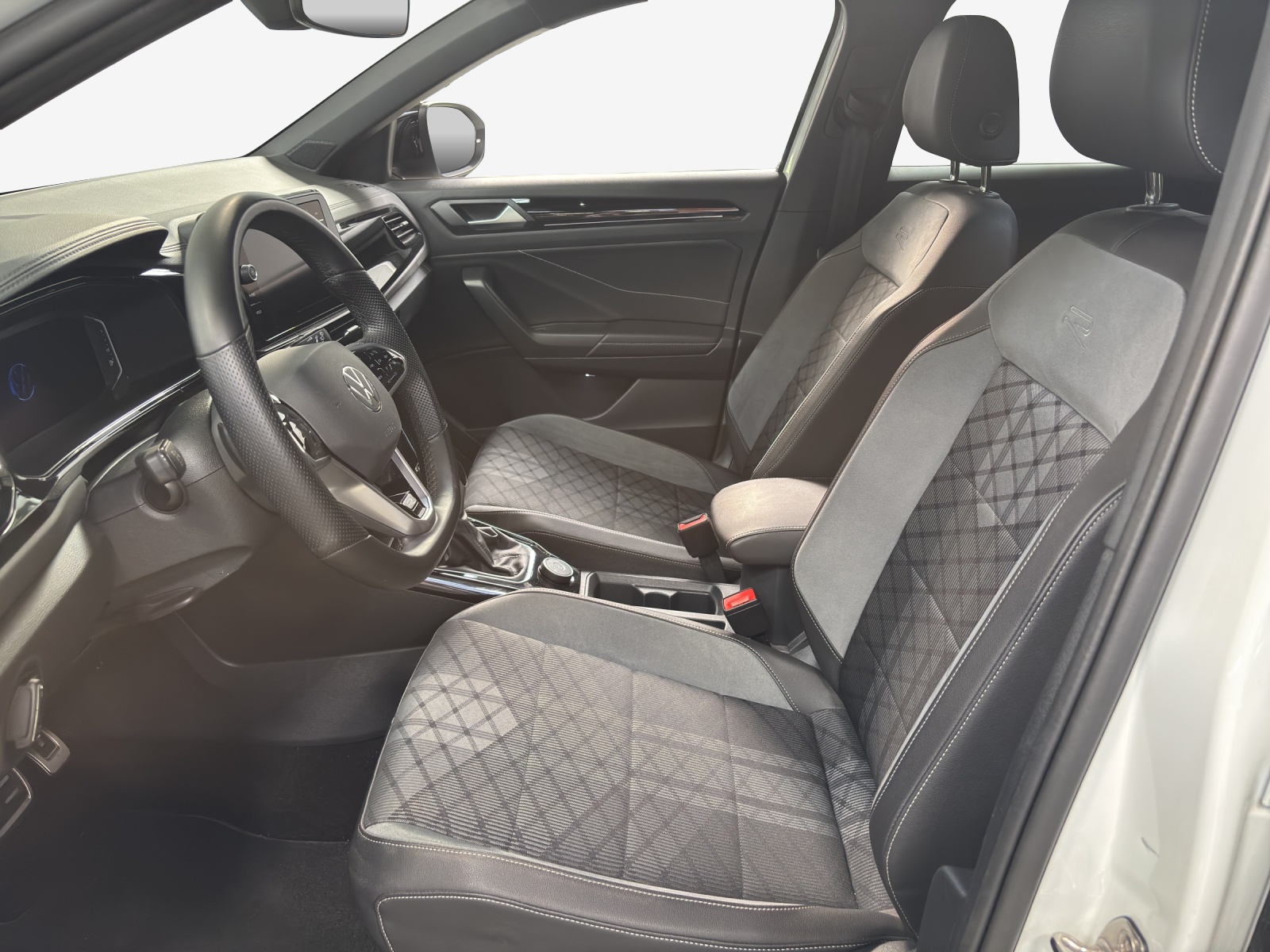 VW T-Roc 2.0 TSI R-Line DSG 4Motion-image-7