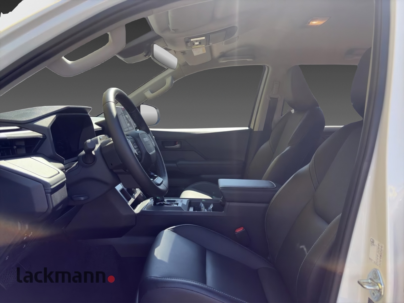 TOYOTA Hilux BEV 59.2 kWh Double Cab AWD Executive-image-6