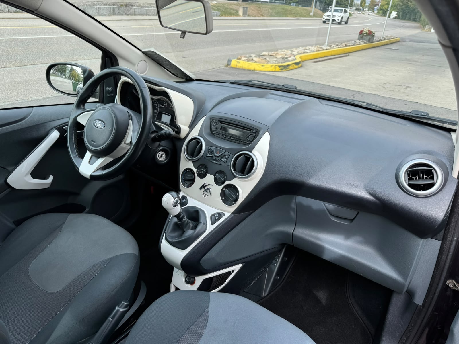 FORD KA 1.25 Ambiente-image-11