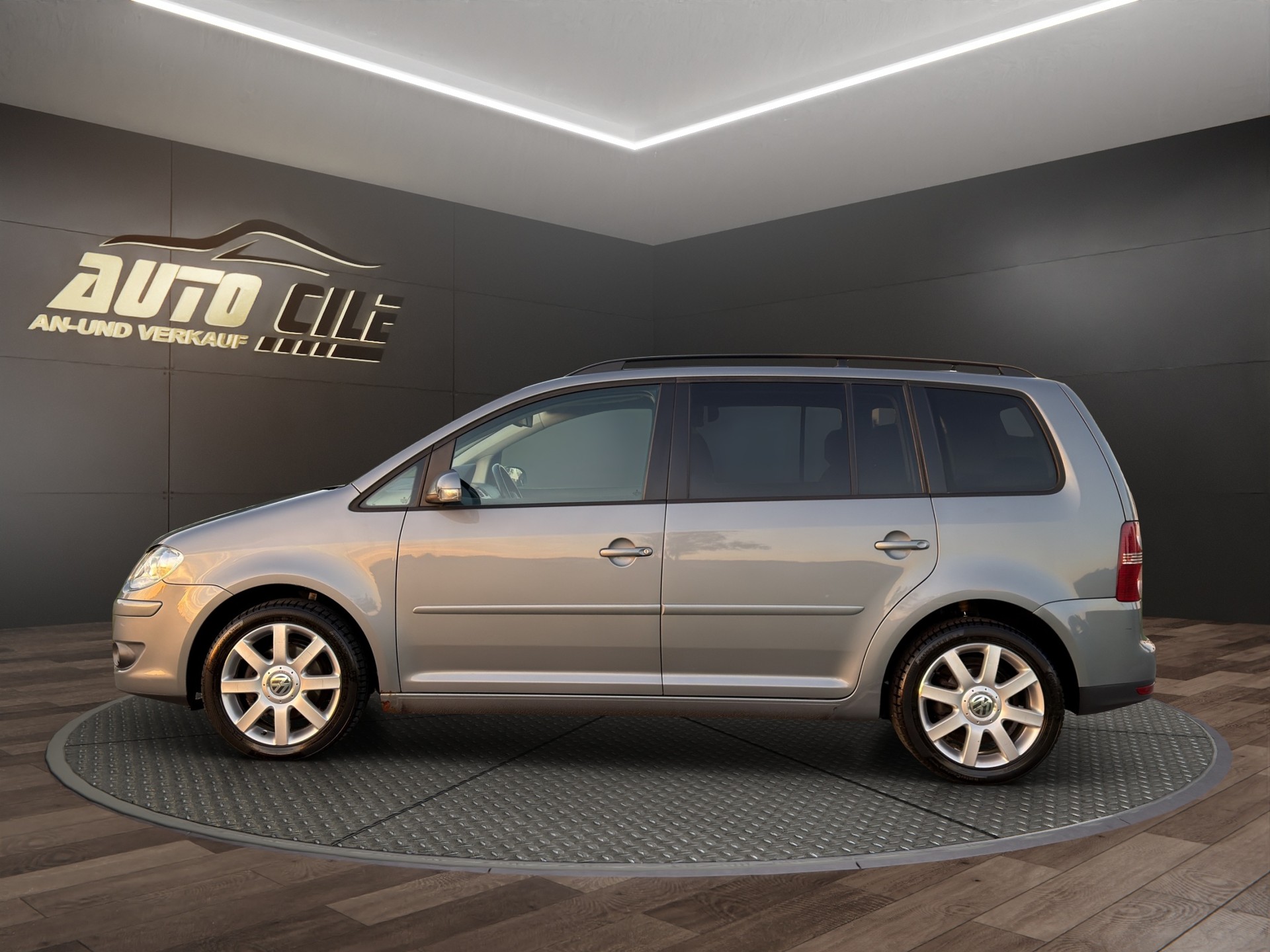 VW Touran 1.4 TSI Highline-image-3