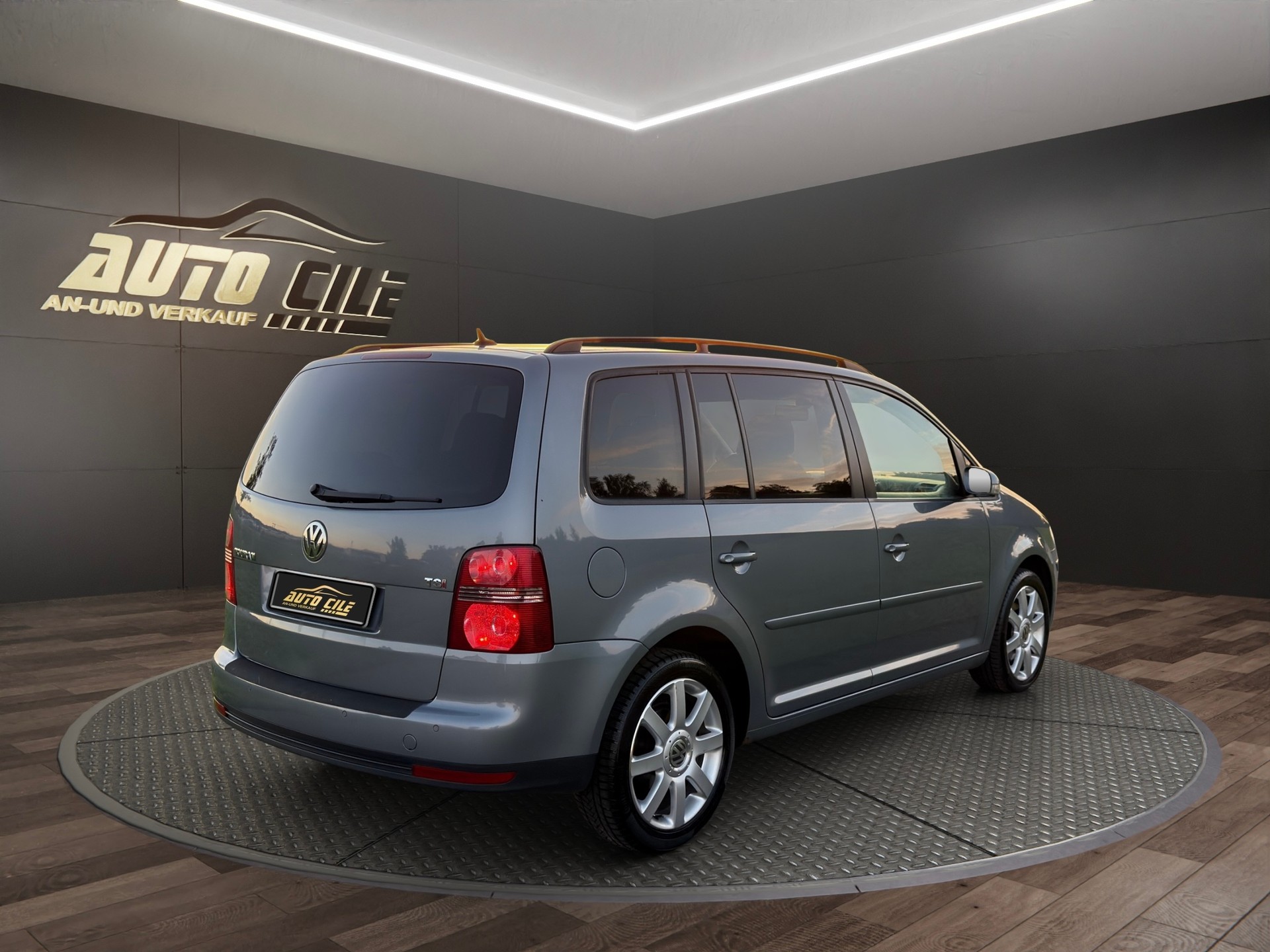 VW Touran 1.4 TSI Highline-image-7