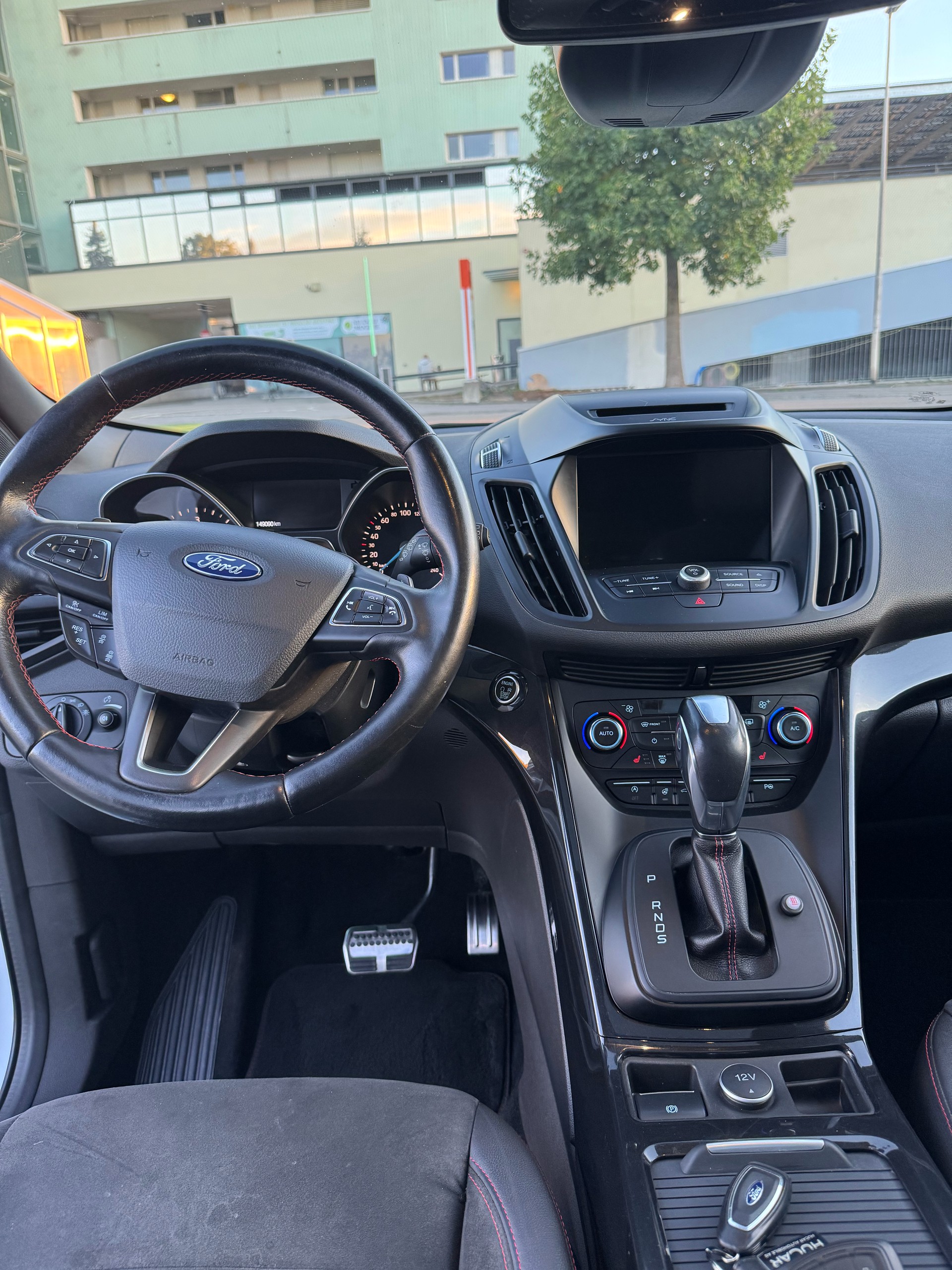 FORD Kuga 2.0 TDCi ST Line High 4WD PowerShift-image-6