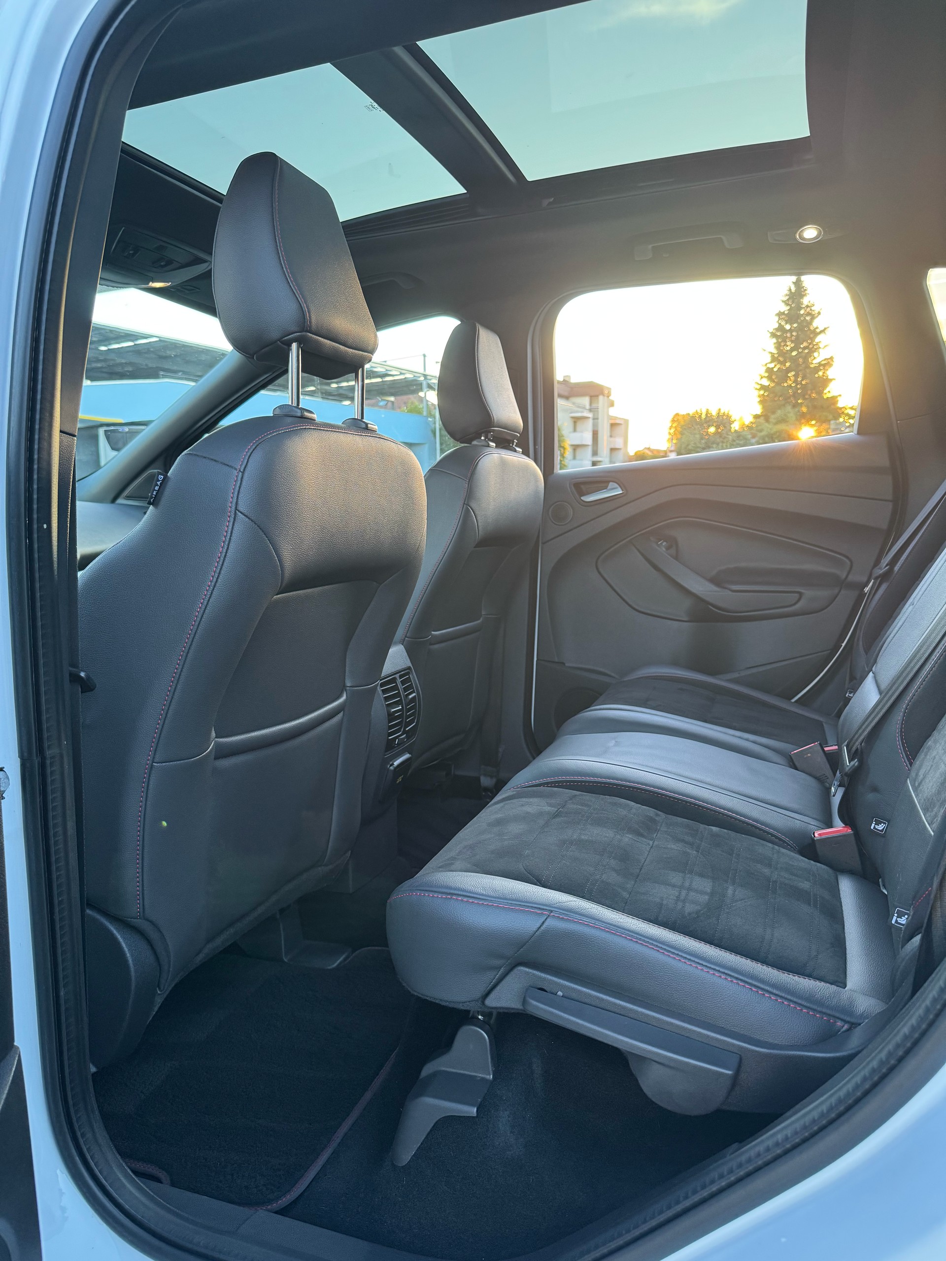 FORD Kuga 2.0 TDCi ST Line High 4WD PowerShift-image-5