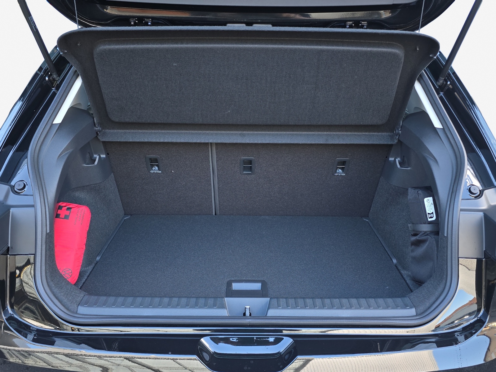 VW ID.Polo 52 kWh Life Edition One-image-12