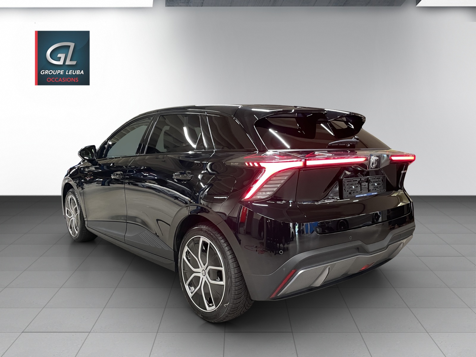 MG 4 EV 64kWh Luxury-showroom-element-3