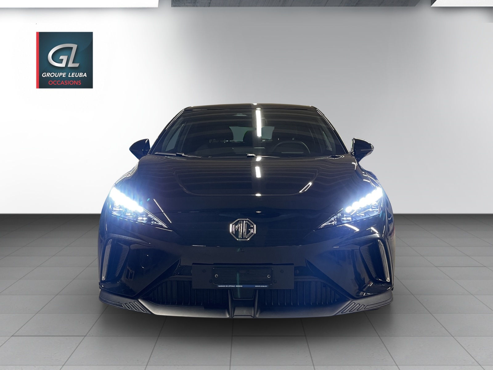 MG 4 EV 64kWh Luxury-showroom-element-1