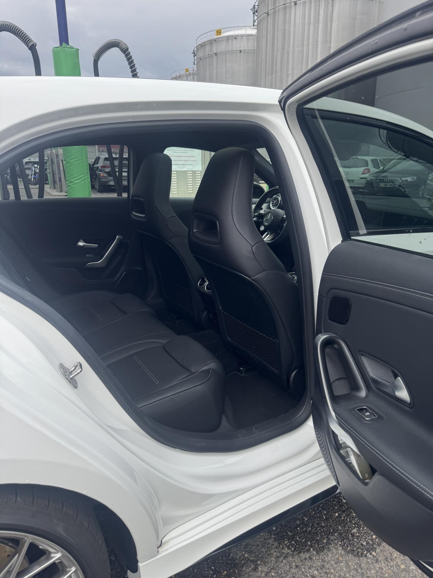 MERCEDES-BENZ A AMG 35 4Matic 8G-DCT-image-11