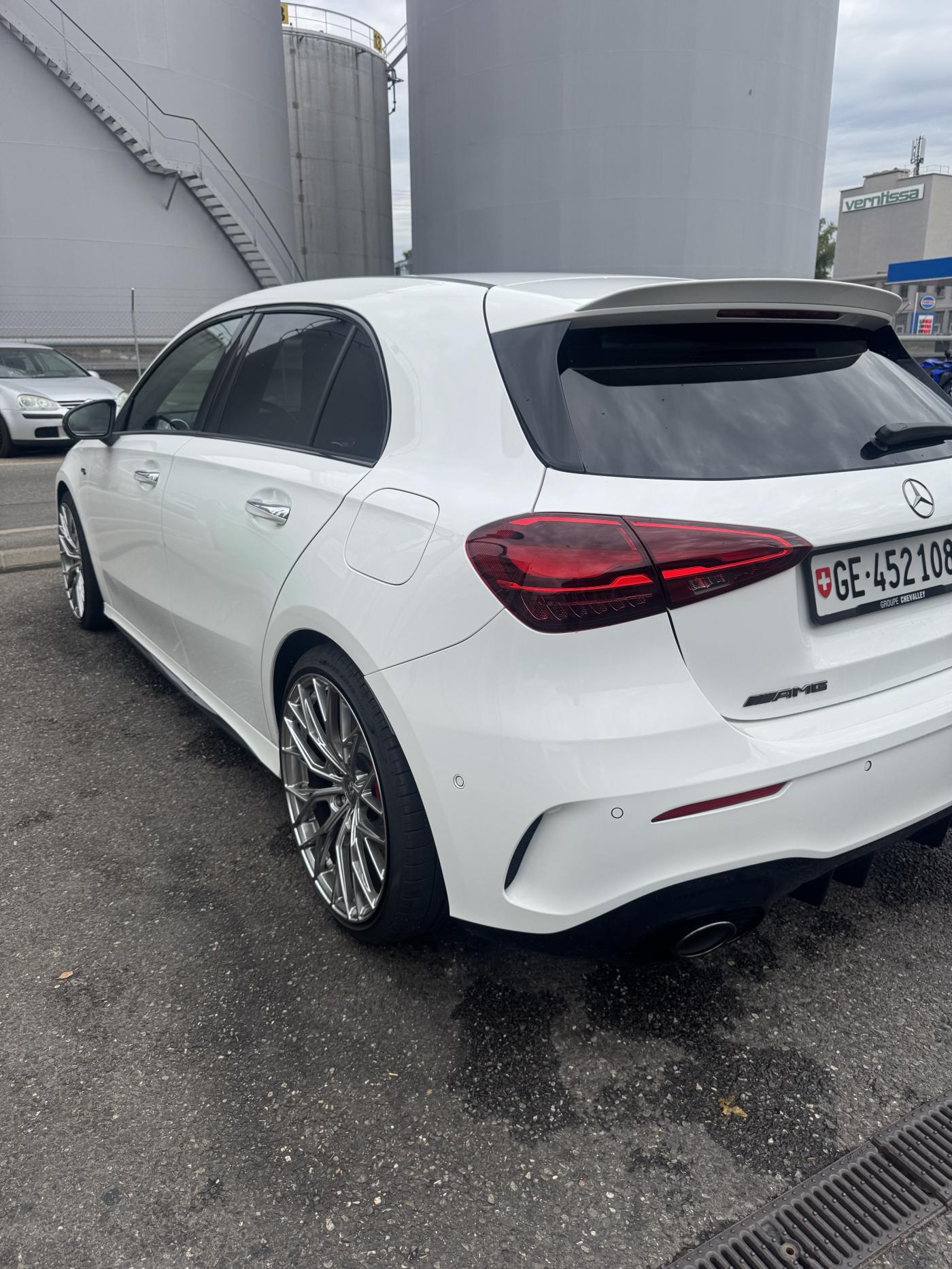 MERCEDES-BENZ A AMG 35 4Matic 8G-DCT-image-2