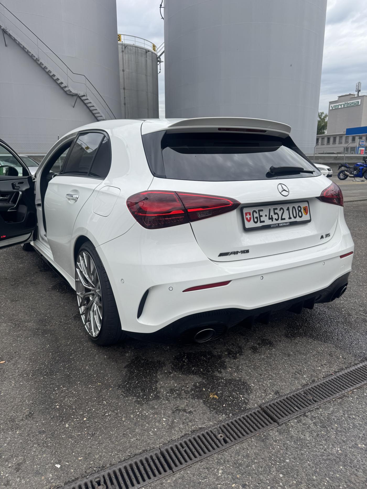 MERCEDES-BENZ A AMG 35 4Matic 8G-DCT-image-3