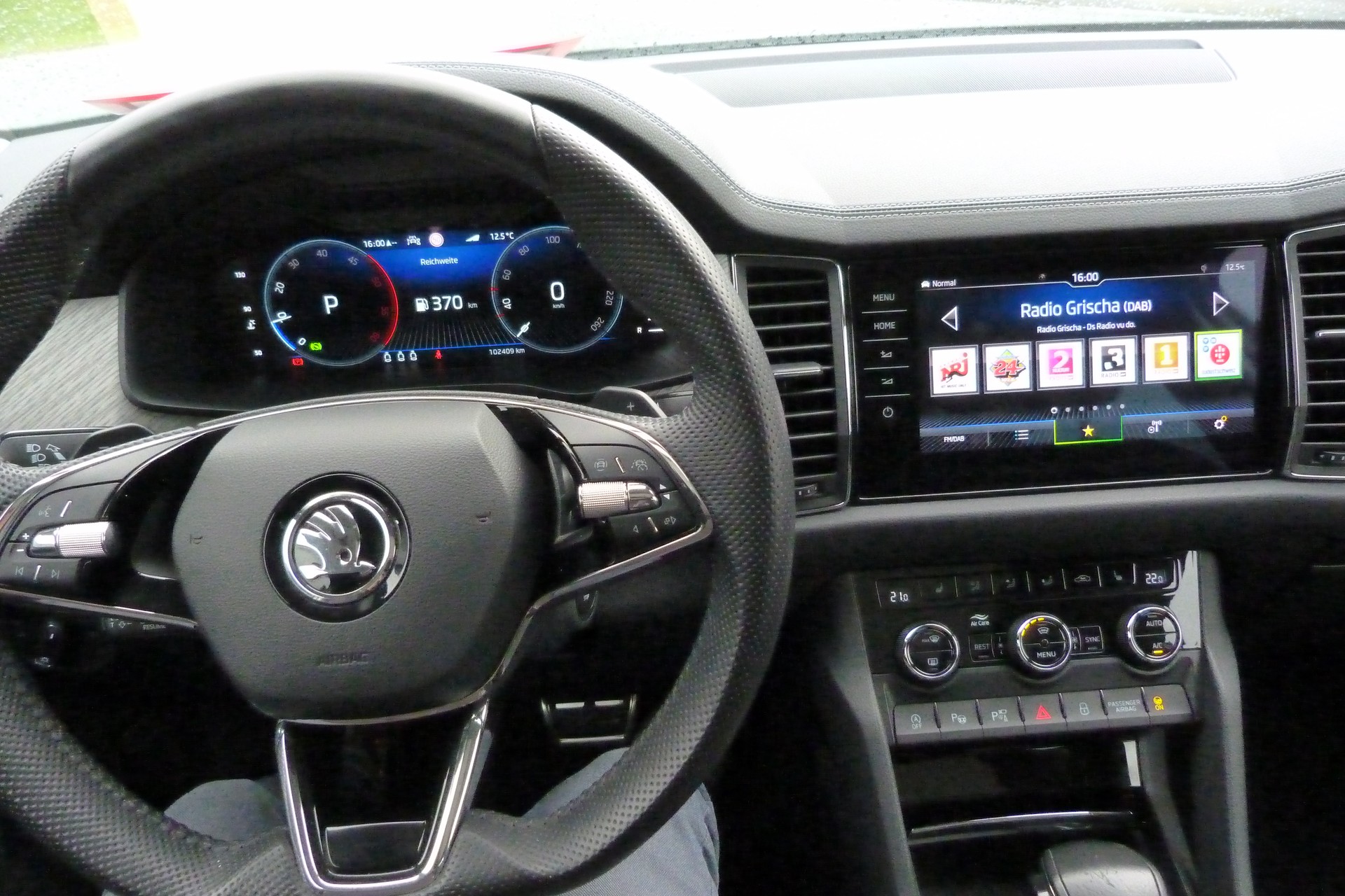 SKODA Kodiaq 2.0 TDI CR SportLine 4x4 DSG-image-7