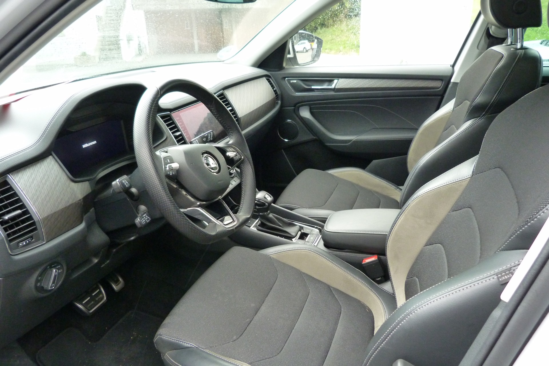 SKODA Kodiaq 2.0 TDI CR SportLine 4x4 DSG-image-2